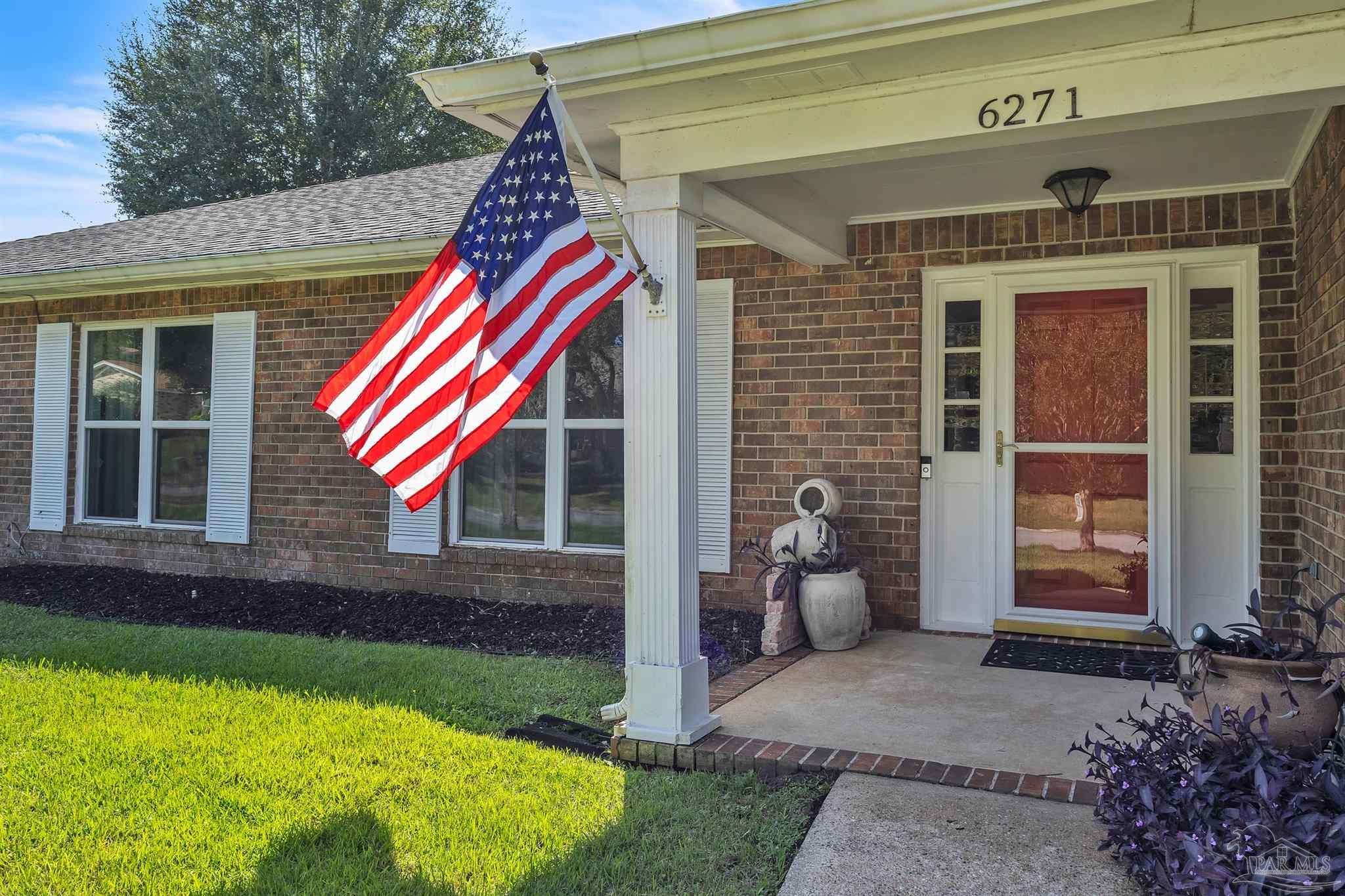 6271 Lake Charlene Dr, Pensacola, FL 32506