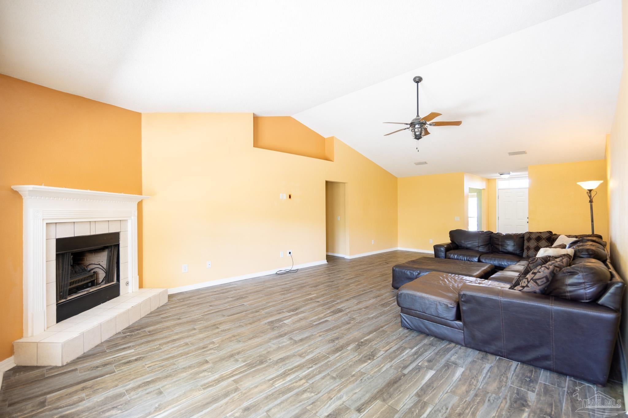 1566 Twin Pines Cir, Cantonment, FL 32533 photo