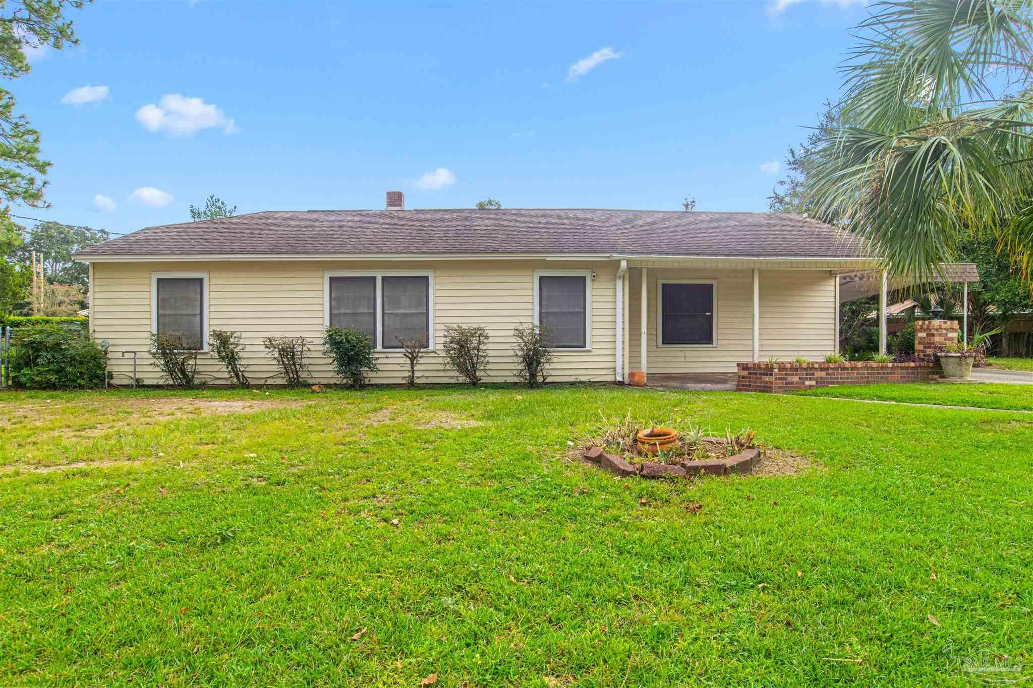 32 Bertram St, Pensacola, FL 32506