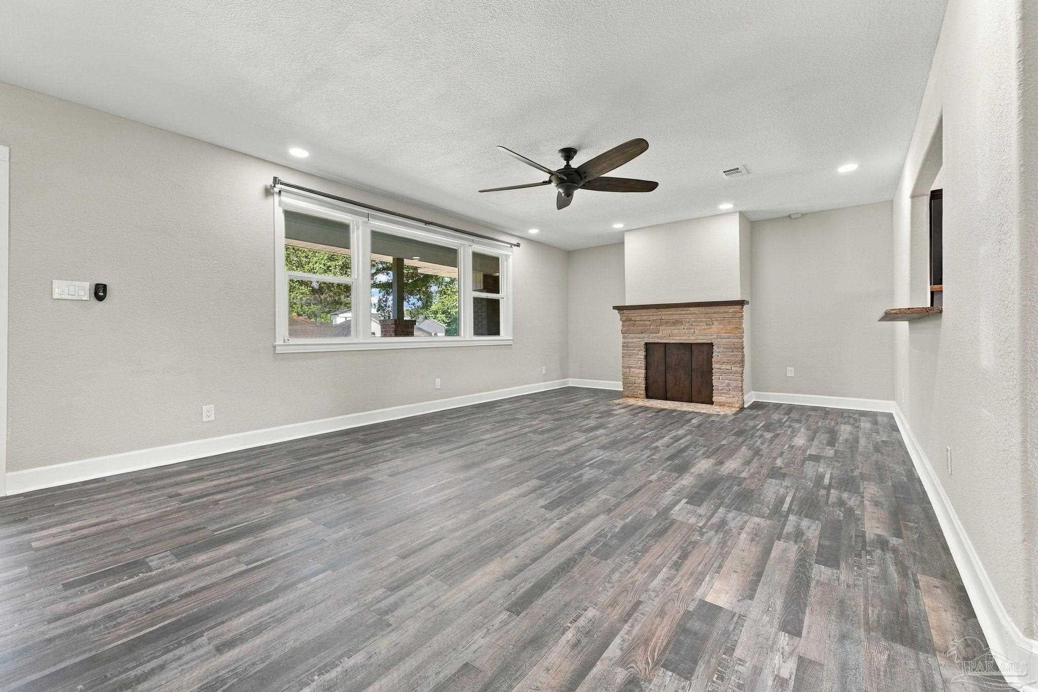 1808 N Reus St, Pensacola, FL 32501 photo