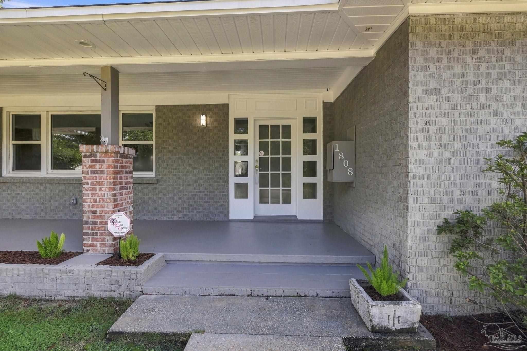 1808 N Reus St, Pensacola, FL 32501 photo