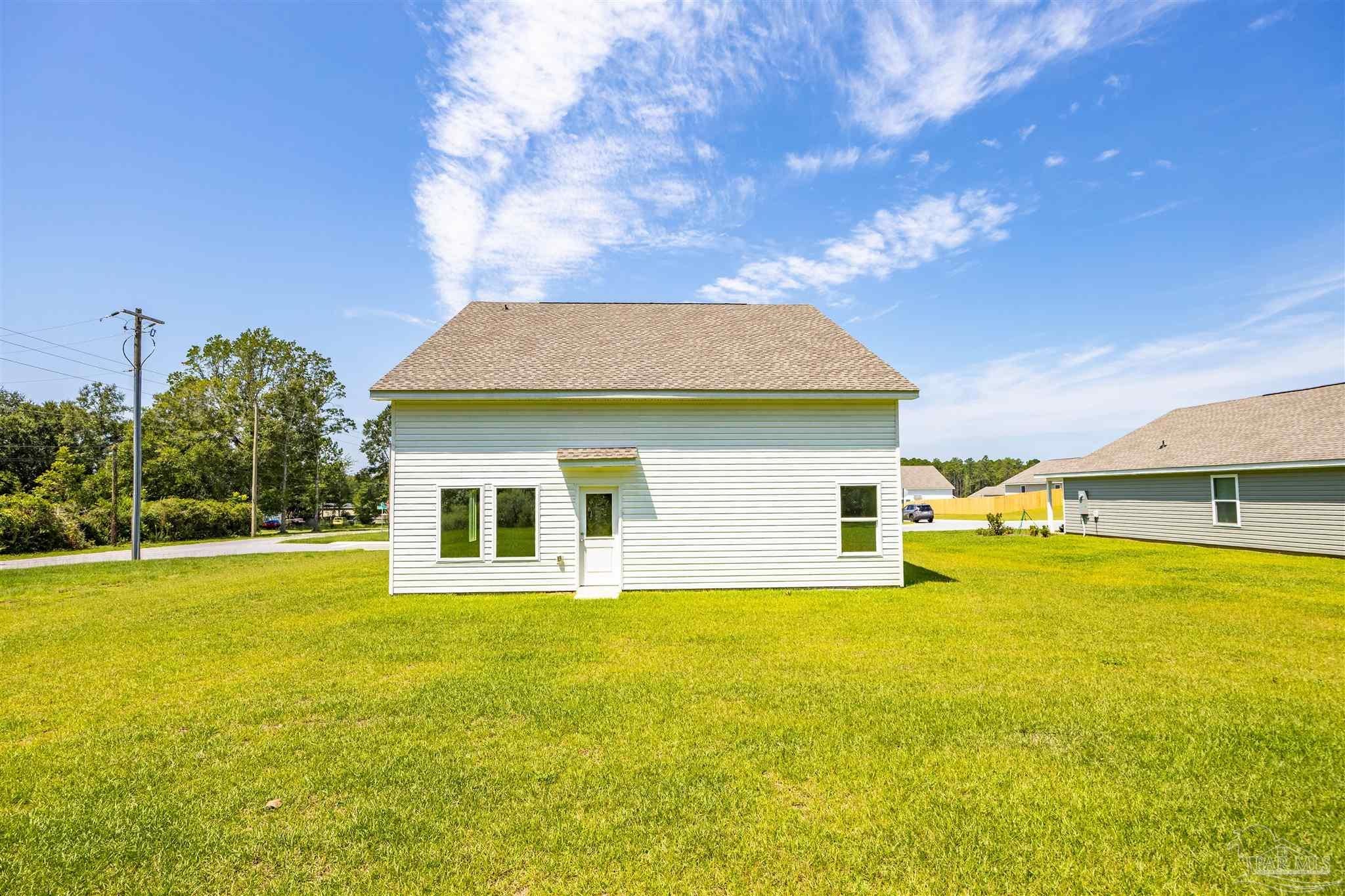1004 Sandhills Ln, Cantonment, FL 32533 photo