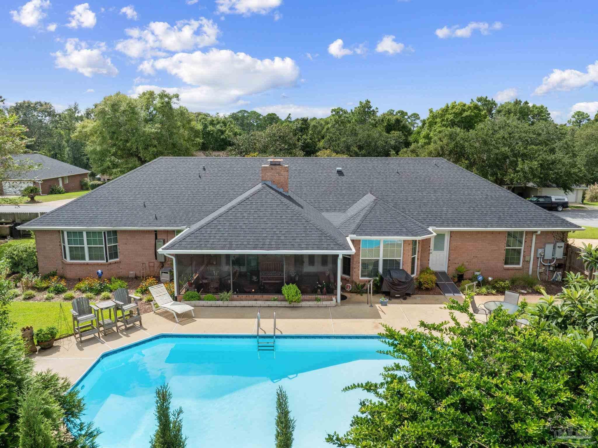 860 Copper Ridge Dr, Cantonment, FL 32533