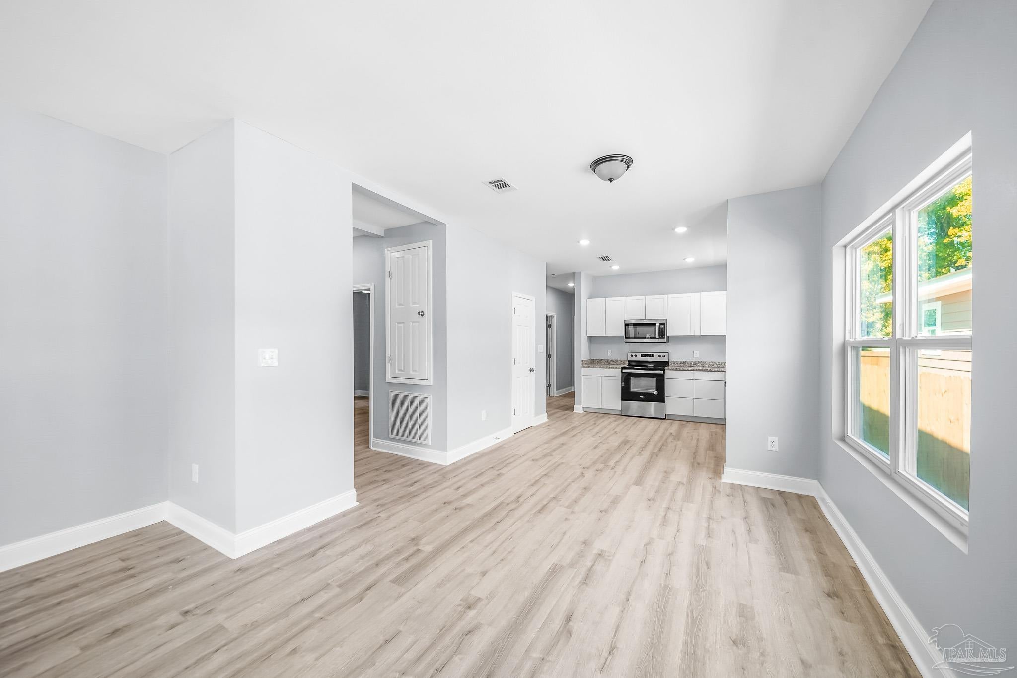 2318 W Lakeview Ave, Pensacola, FL 32505 photo