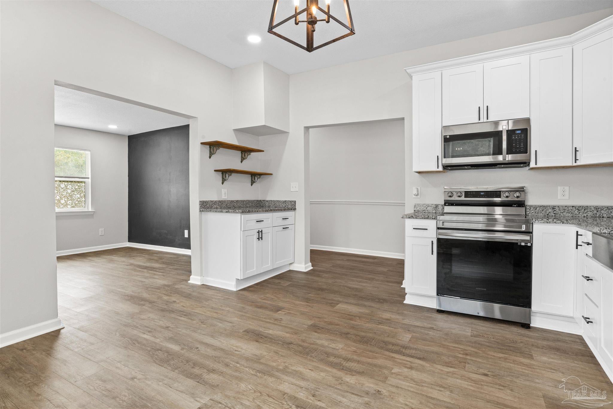 1100 W Lane Rua St, Pensacola, FL 32501 photo