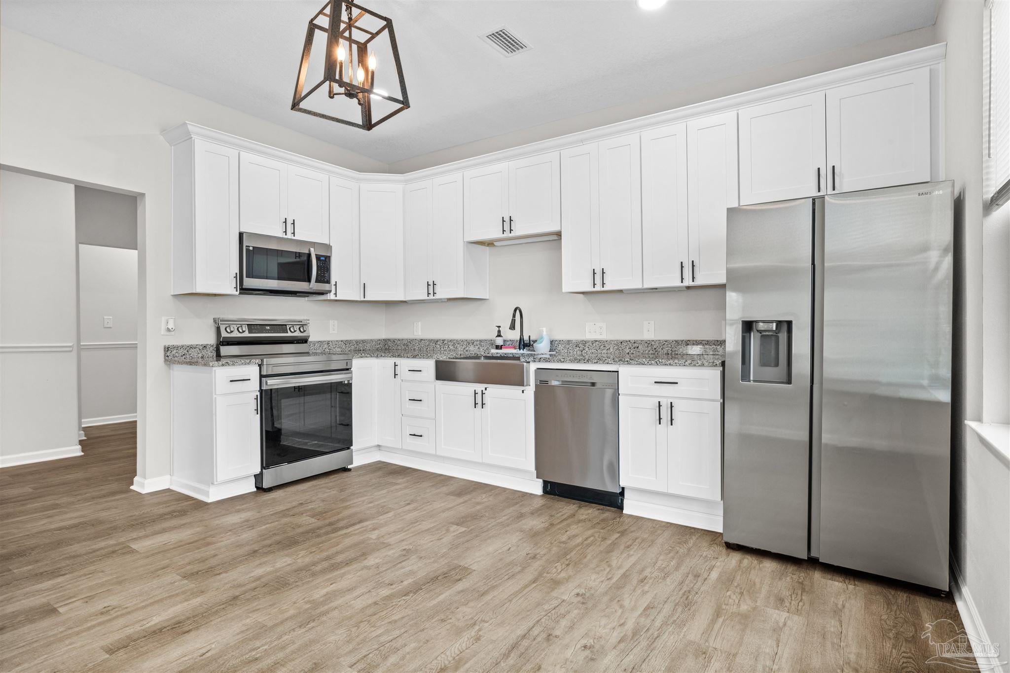 1100 W Lane Rua St, Pensacola, FL 32501 photo