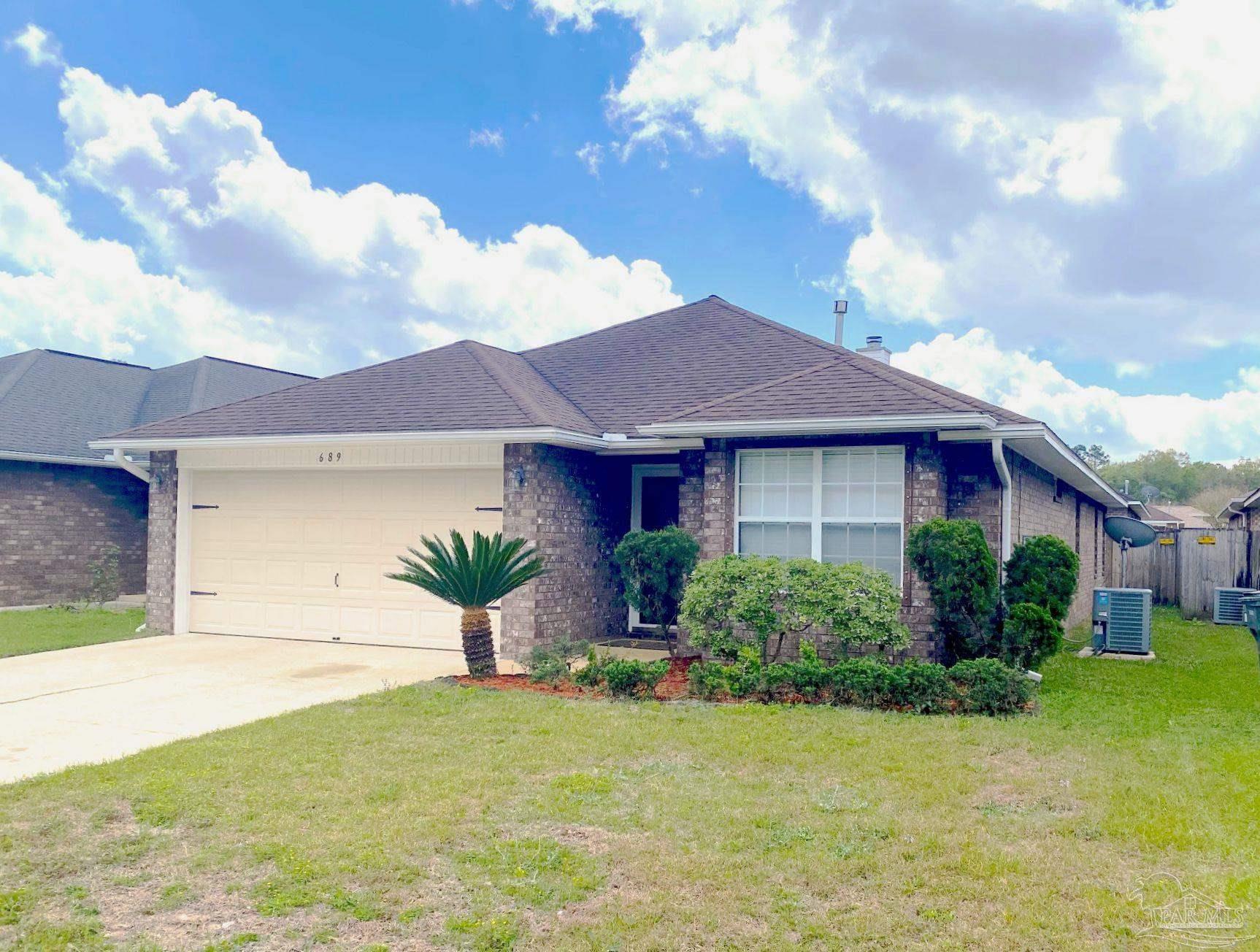 689 Mozingo Ln, Pensacola, FL 32514