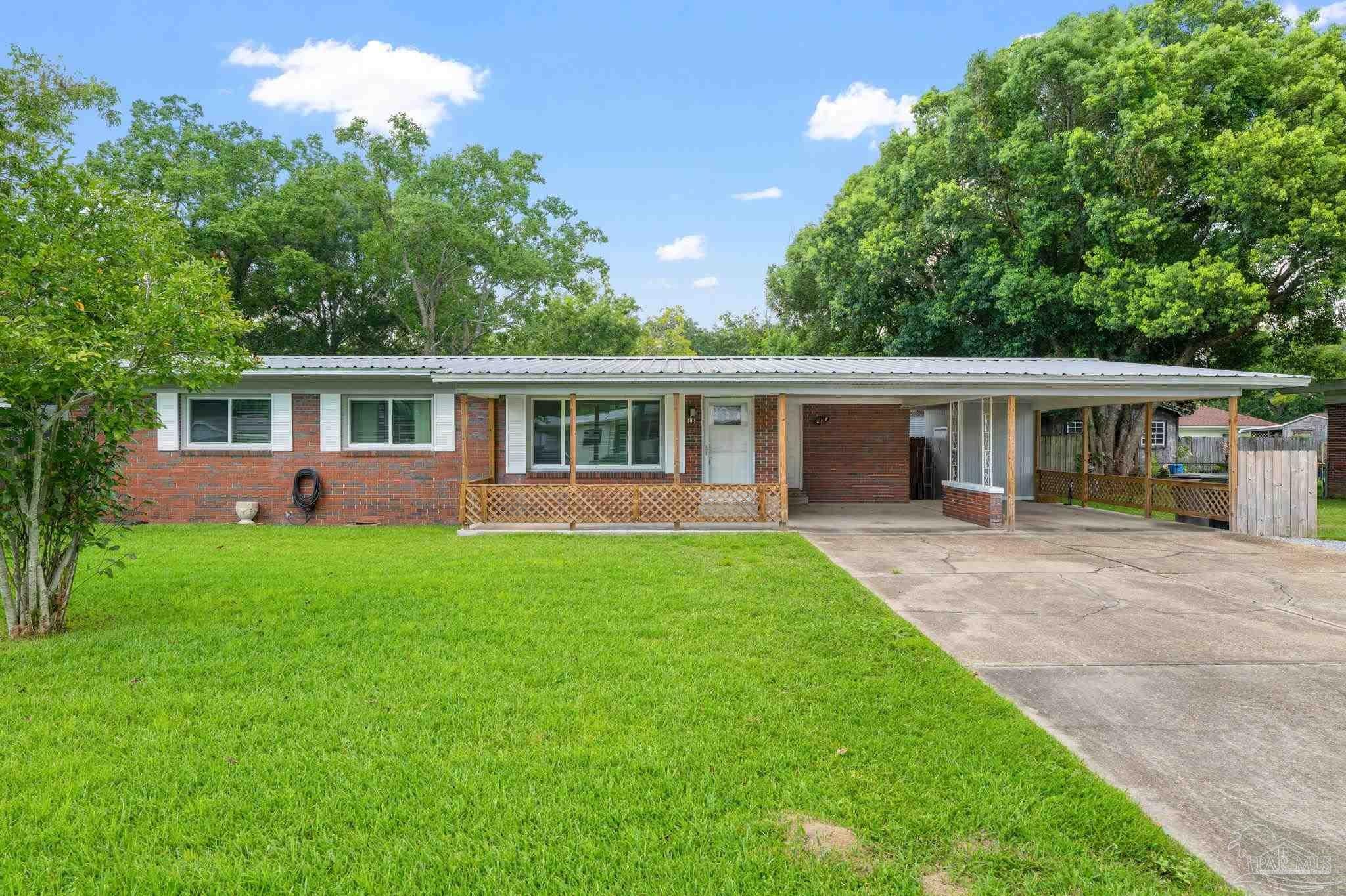 18 Cambridge Ave, Pensacola, FL 32534
