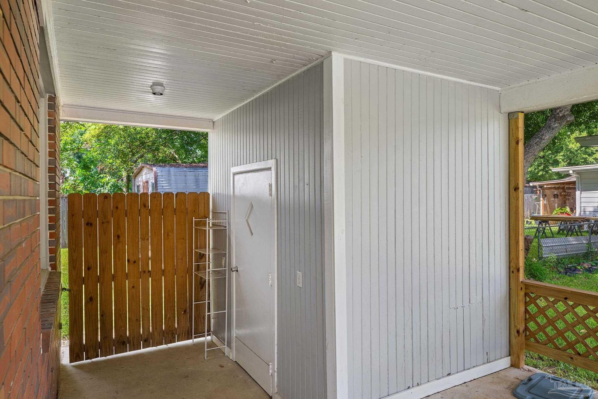 18 Cambridge Ave, Pensacola, FL 32534 photo