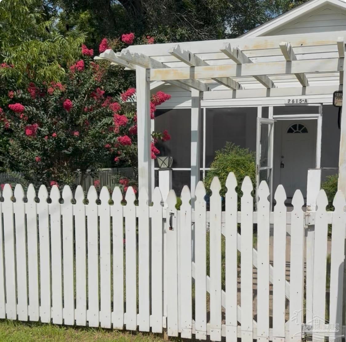 2615 N L St, Pensacola, FL 32501 photo