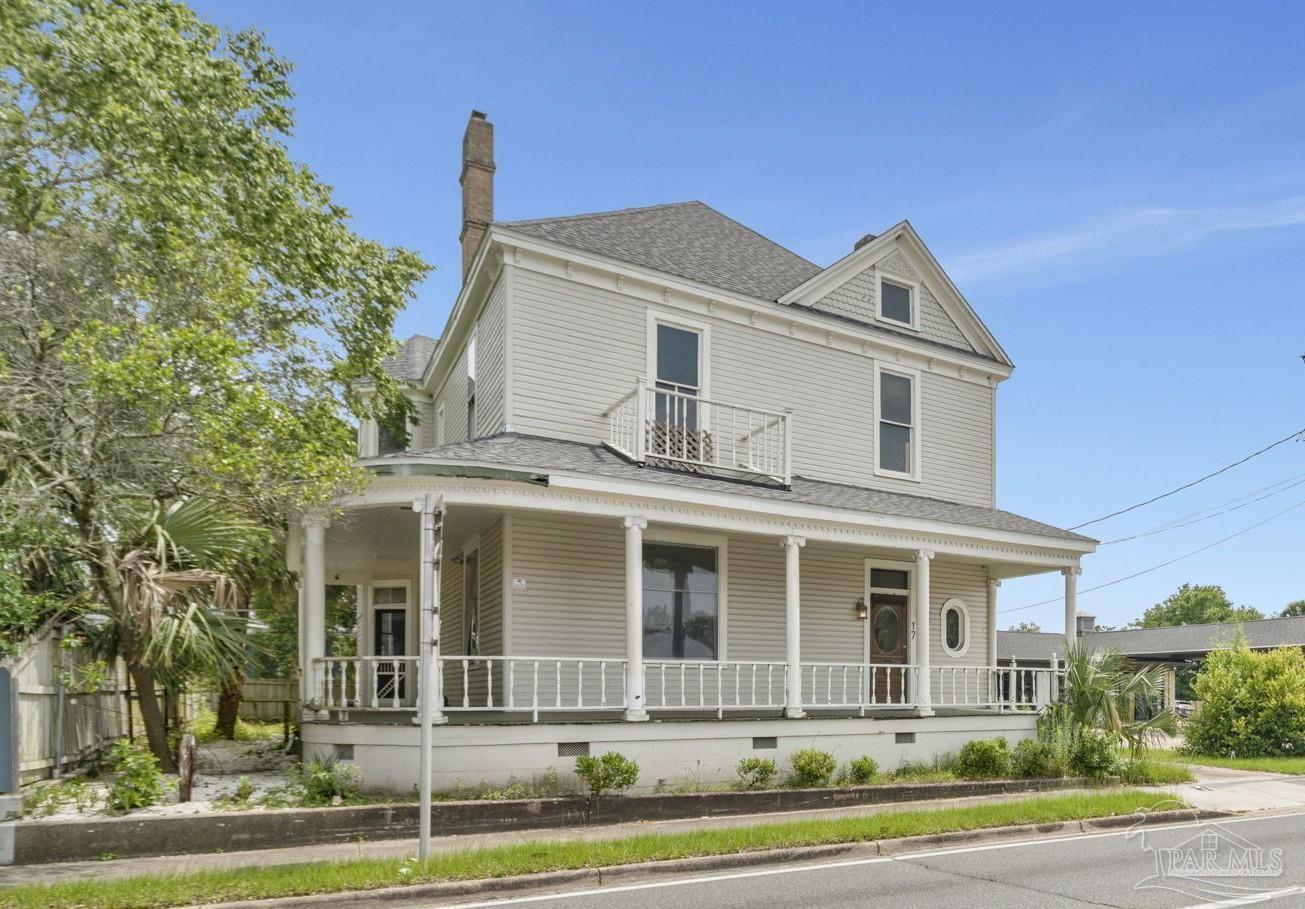 17 Cervantes, Pensacola, FL 32501