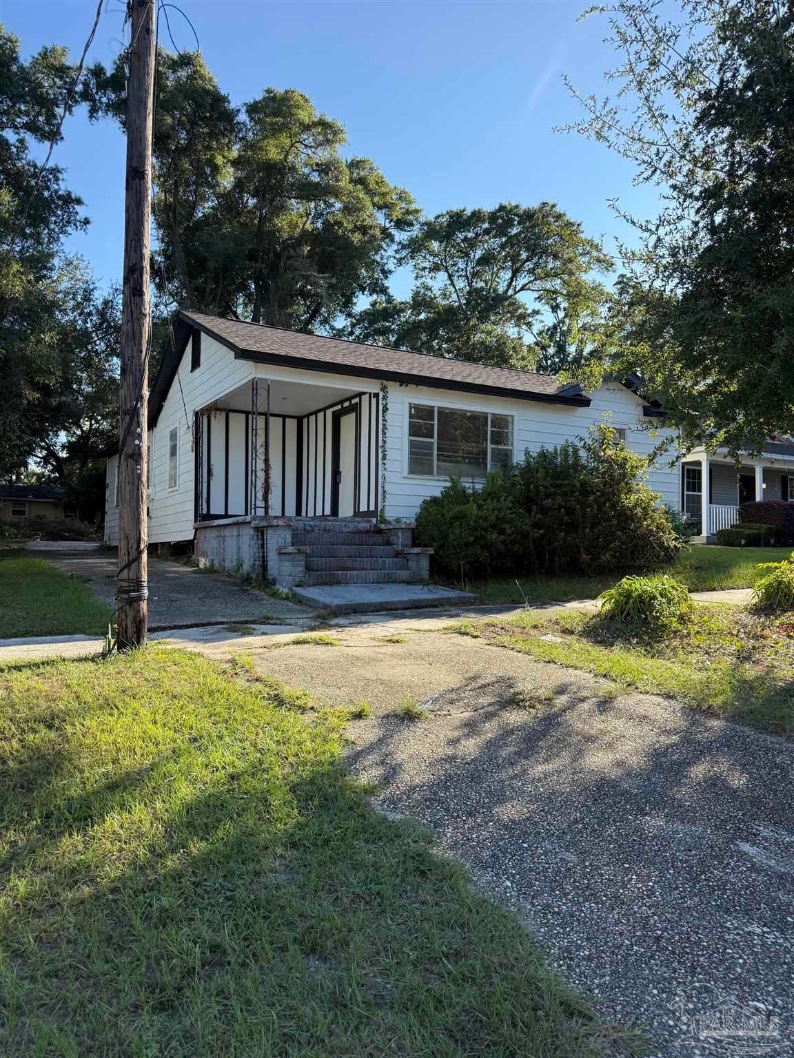1111 Lloyd St, Pensacola, FL 32501