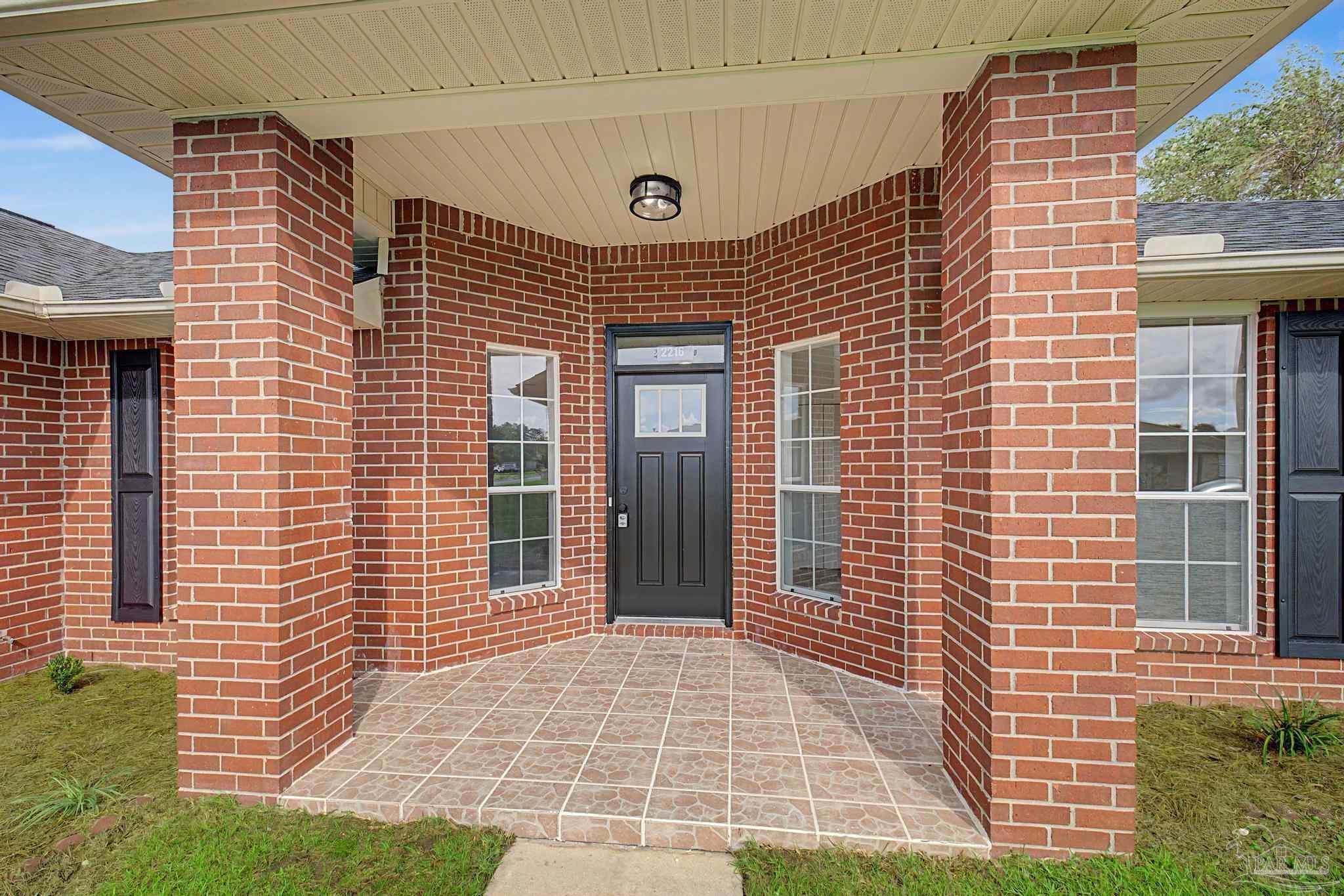 2216 Blue Lake Dr, Pensacola, FL 32506 photo