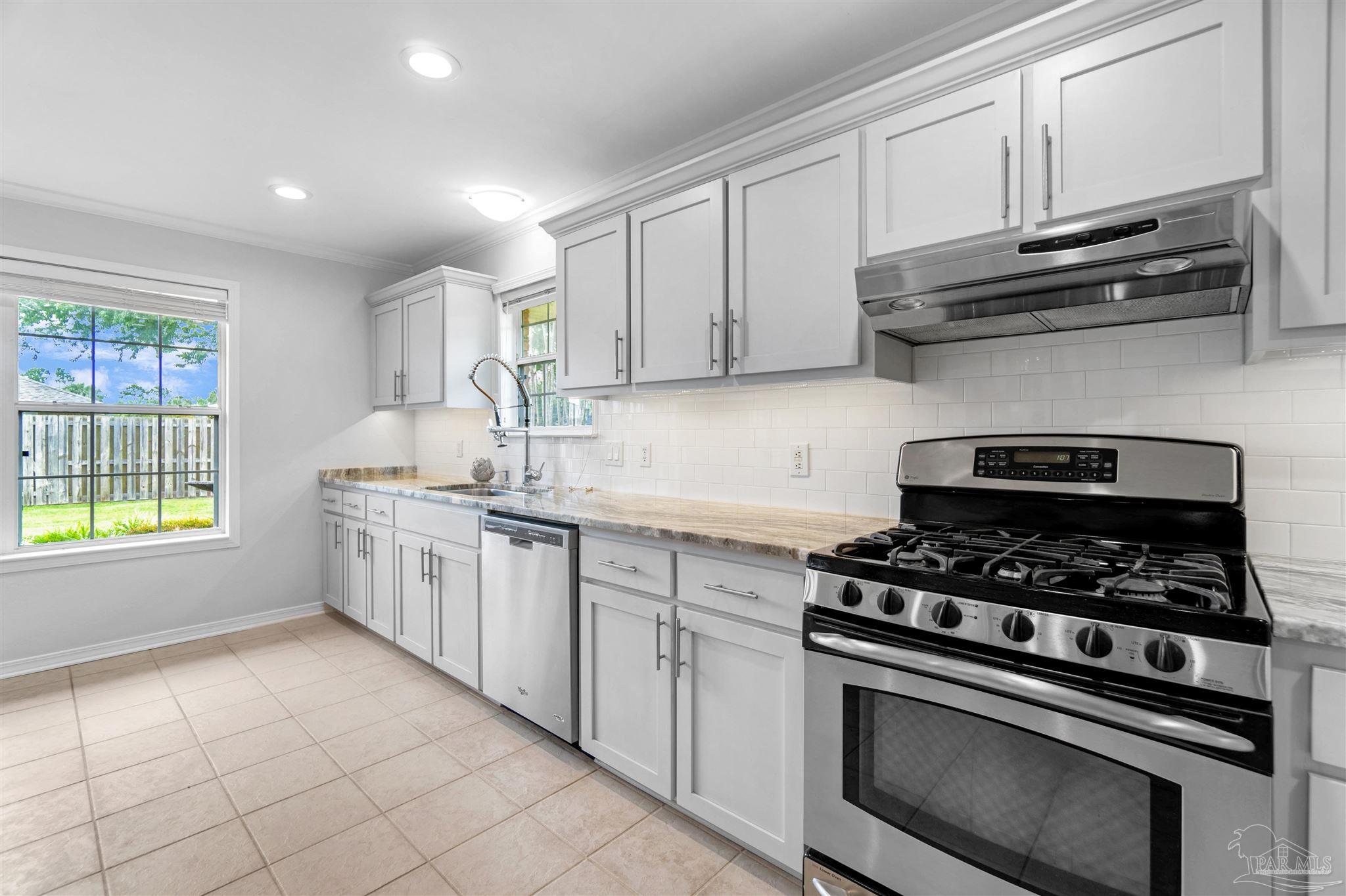 6021 Firefly Dr, Pensacola, FL 32507 photo