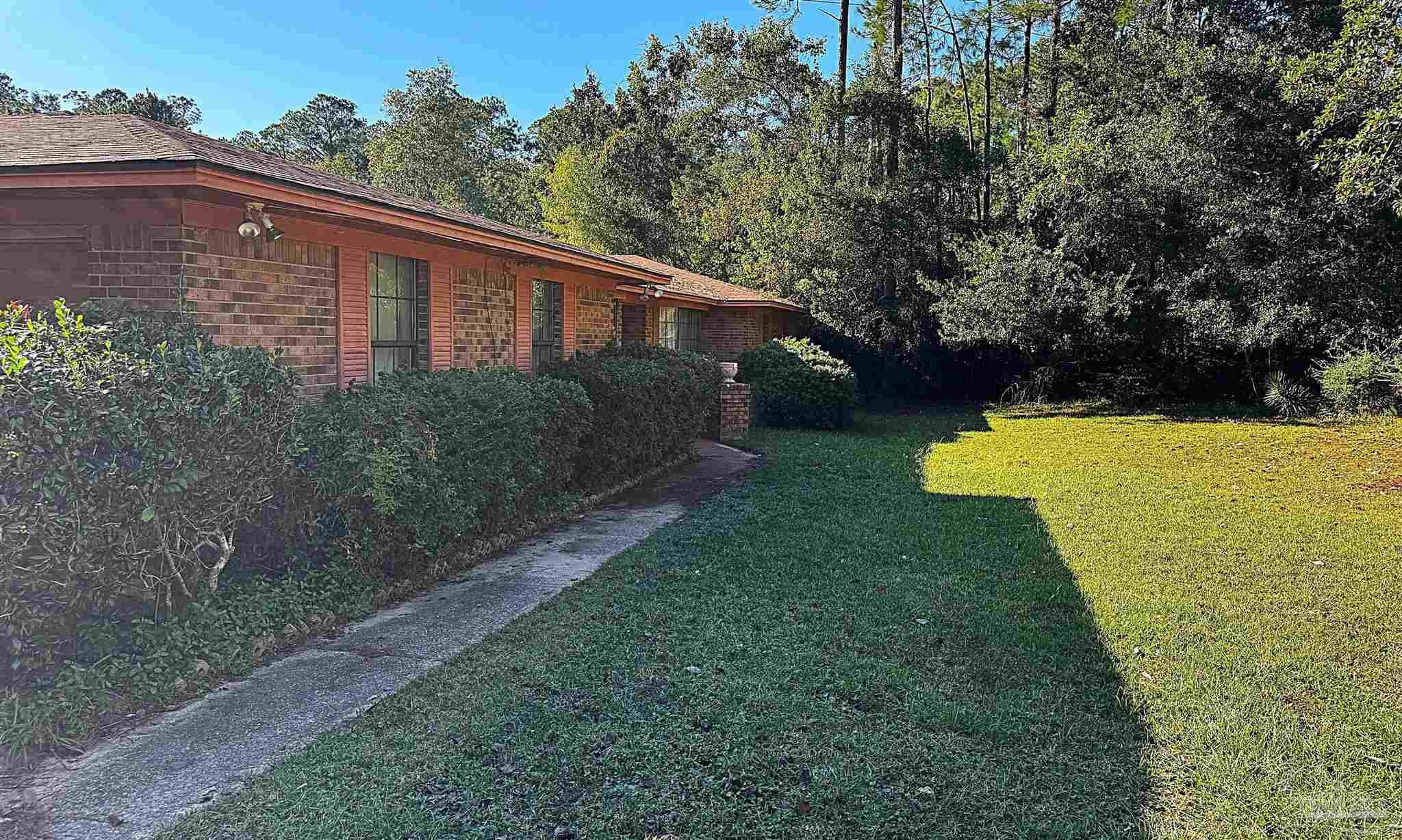 210 Man 0 War Cir, Cantonment, FL 32533 photo