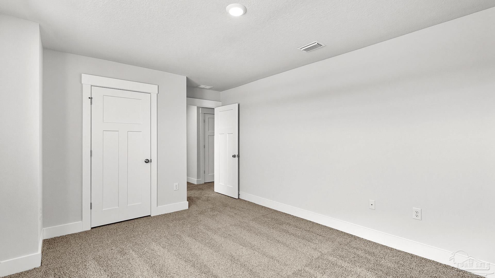 8658 Russellcross Blvd, Pensacola, FL 32507 photo