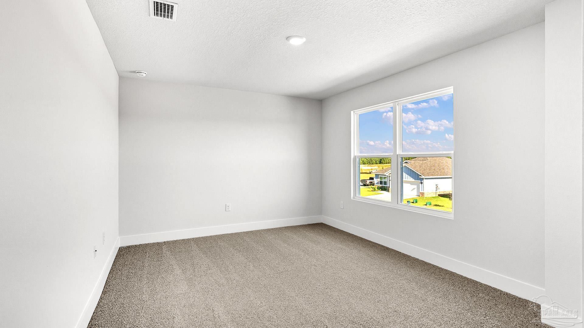 8658 Russellcross Blvd, Pensacola, FL 32507 photo