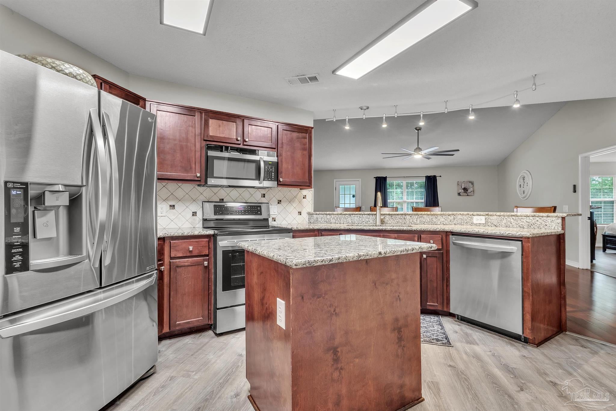 546 Shiloh Dr, Pensacola, FL 32503 photo