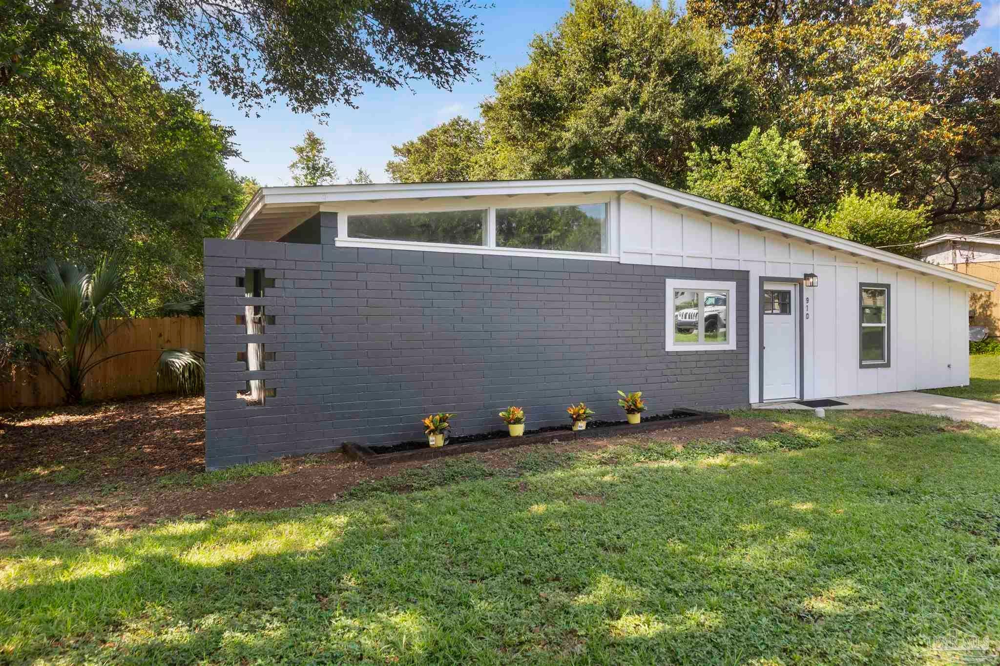 910 Artesian Ave, Pensacola, FL 32505 photo