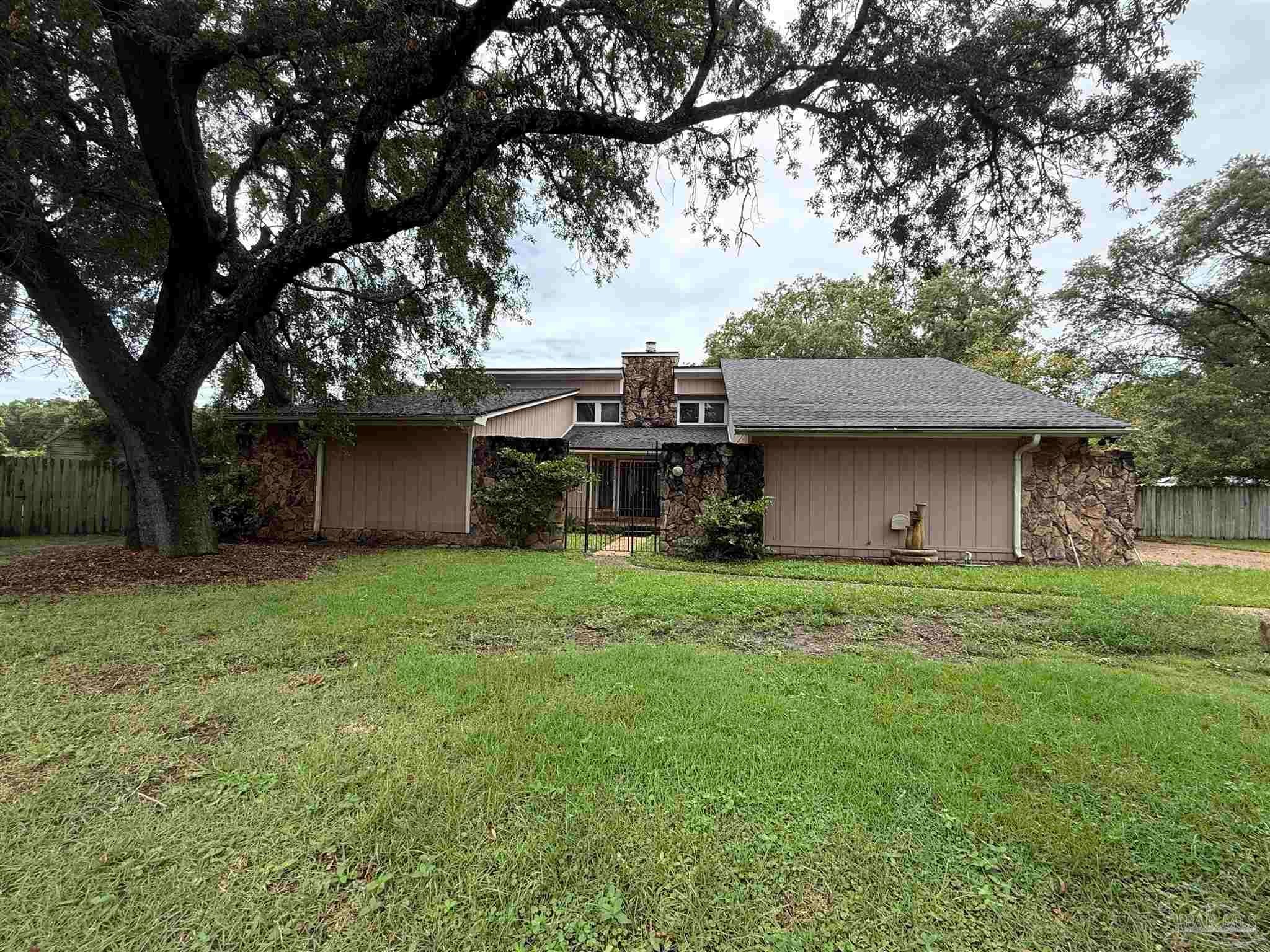 365 Arabian Dr, Pensacola, FL 32506