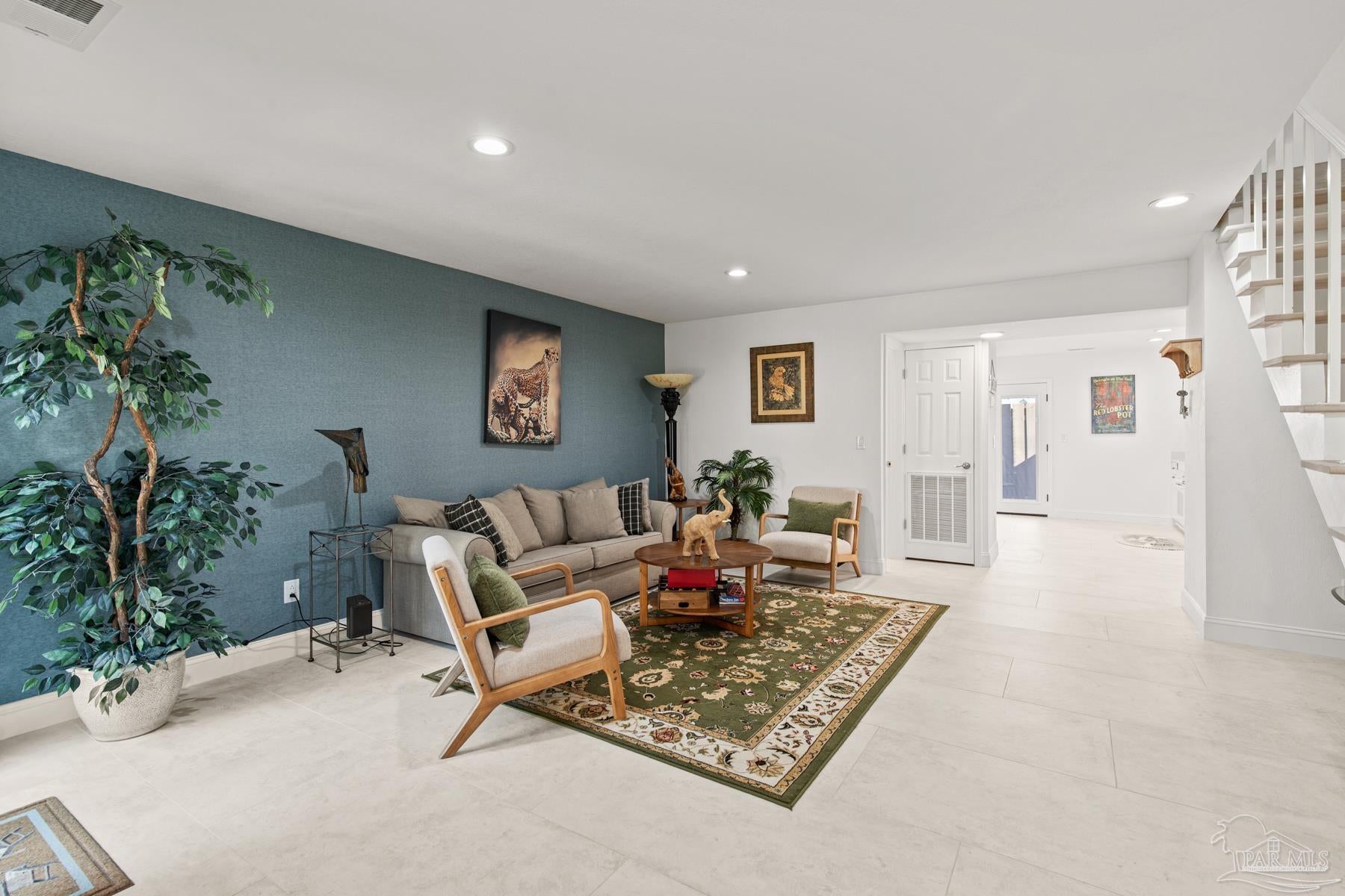 4735 Huron Dr, Pensacola, FL 32507
