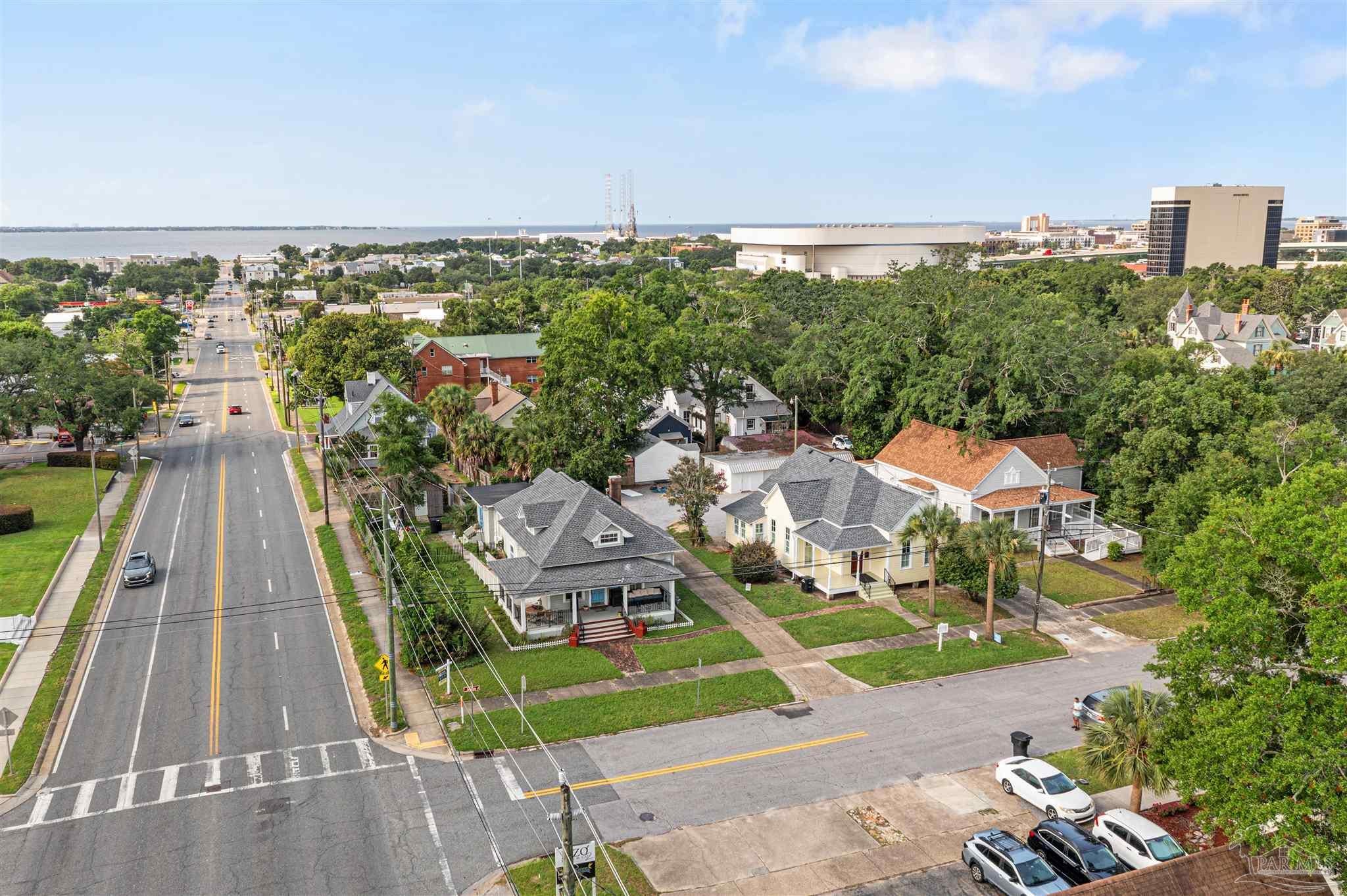 823 E Jackson St, Pensacola, FL 32501 photo