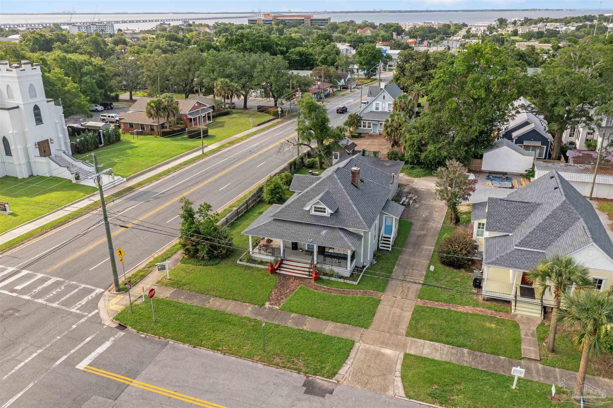 823 E Jackson St, Pensacola, FL 32501 photo