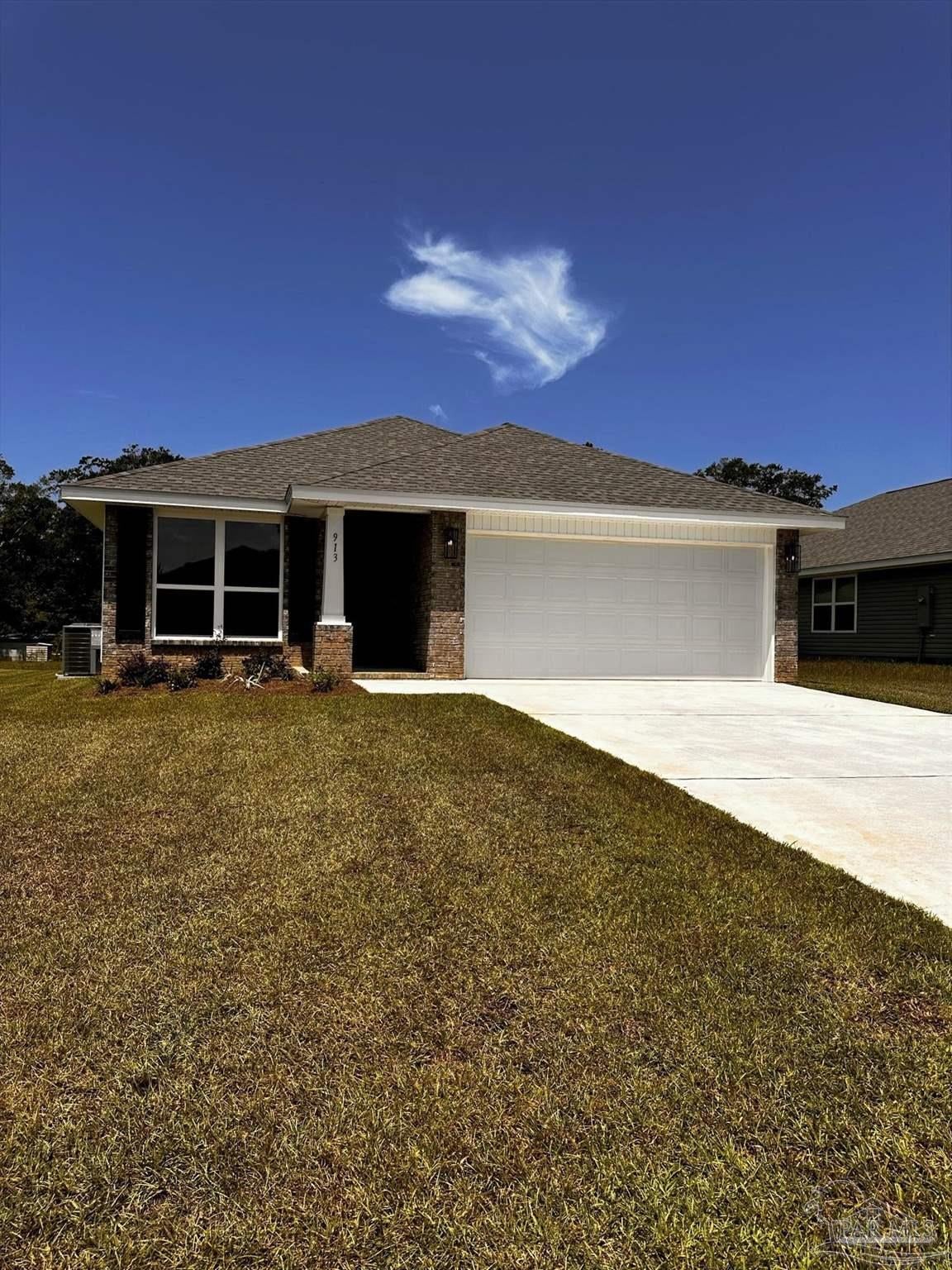913 Rustling Pines Rd, Cantonment, FL 32533