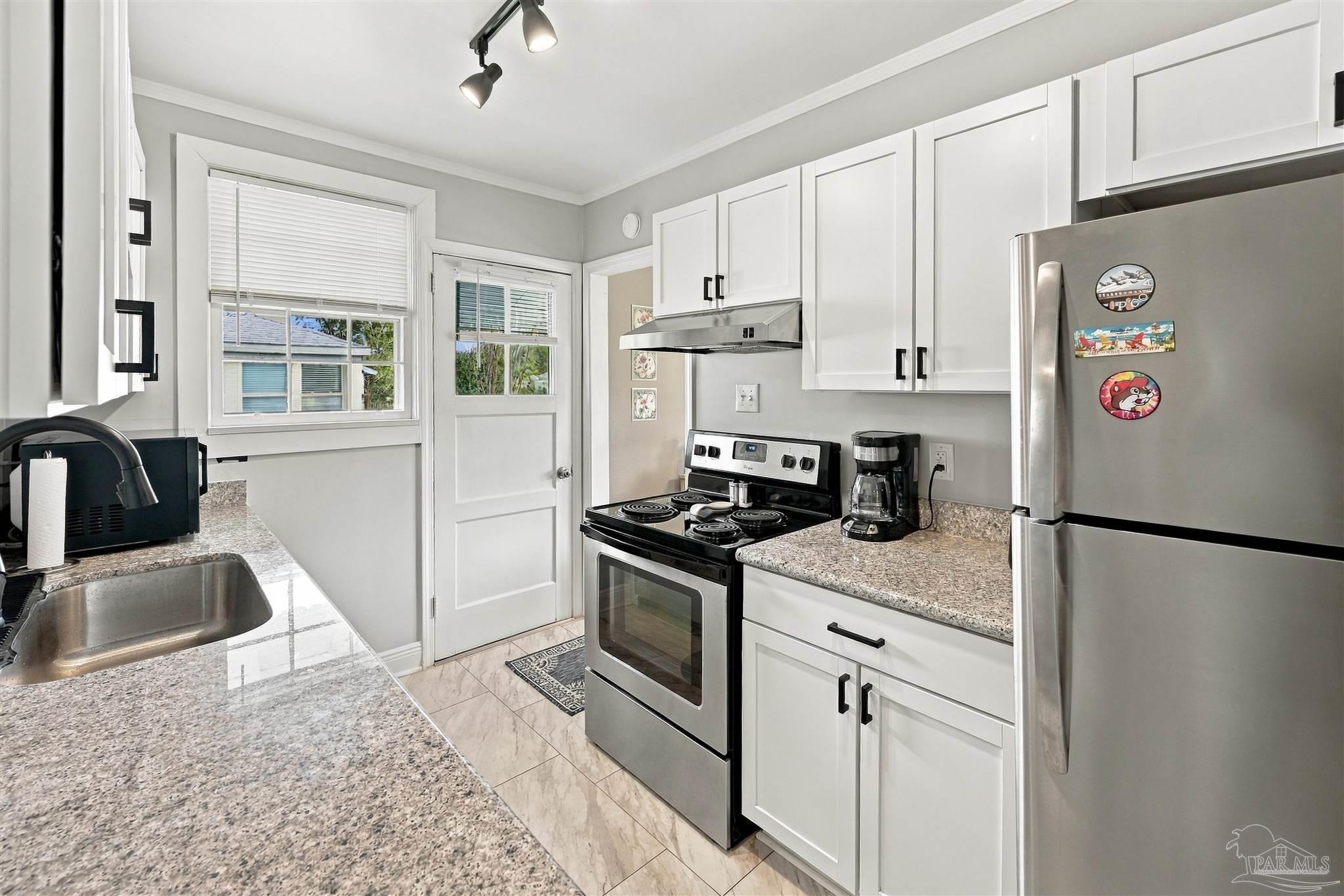 1214 Wisteria Ave, Pensacola, FL 32507 photo