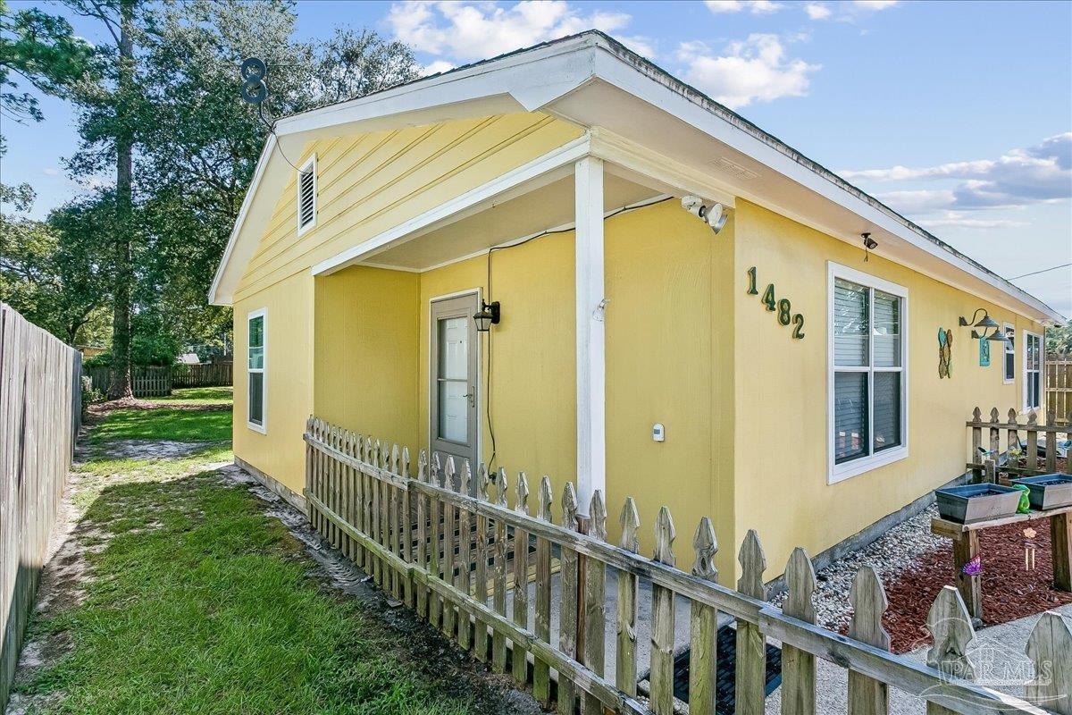 1482 S Fairfield Dr, Pensacola, FL 32507 photo
