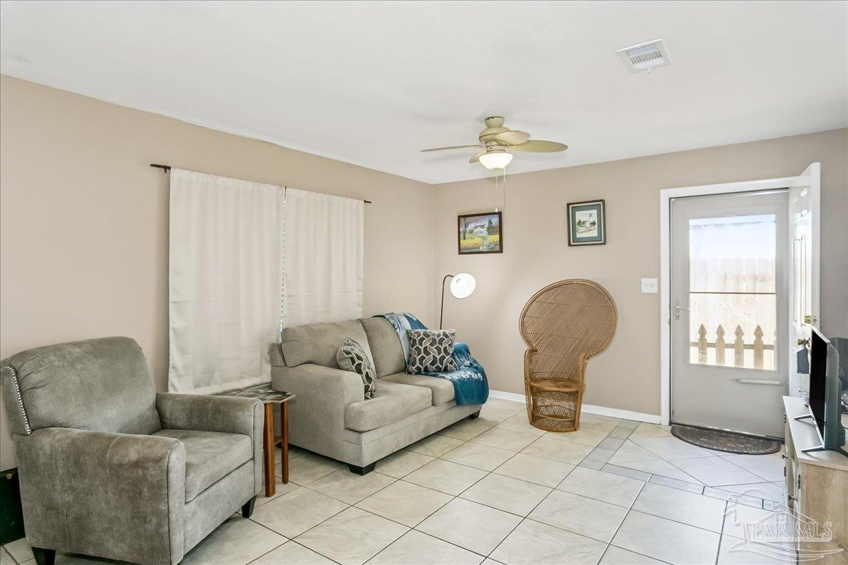 1482 S Fairfield Dr, Pensacola, FL 32507 photo