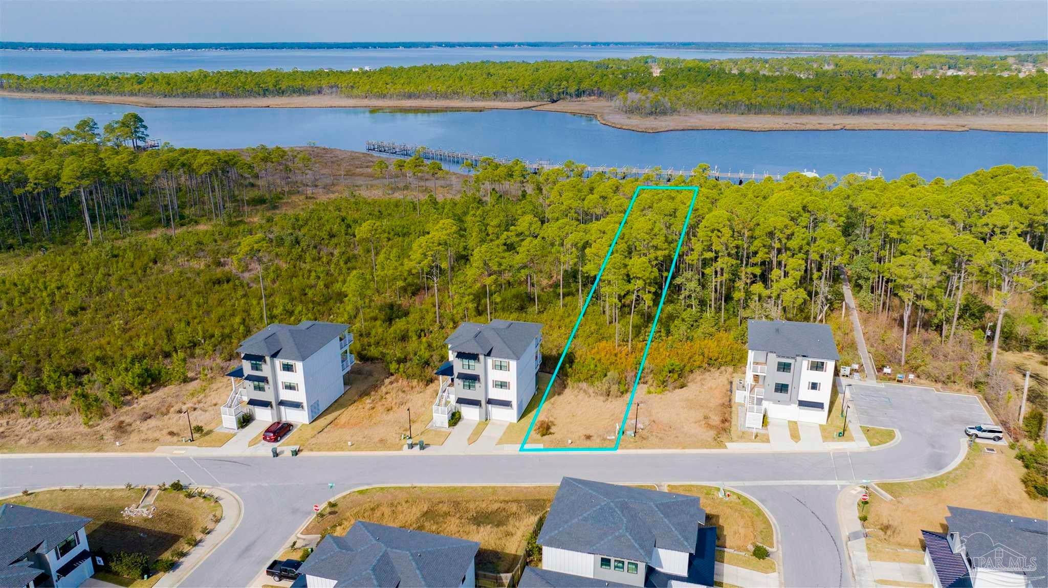 13718 Osprey Dr, Pensacola, FL 32507