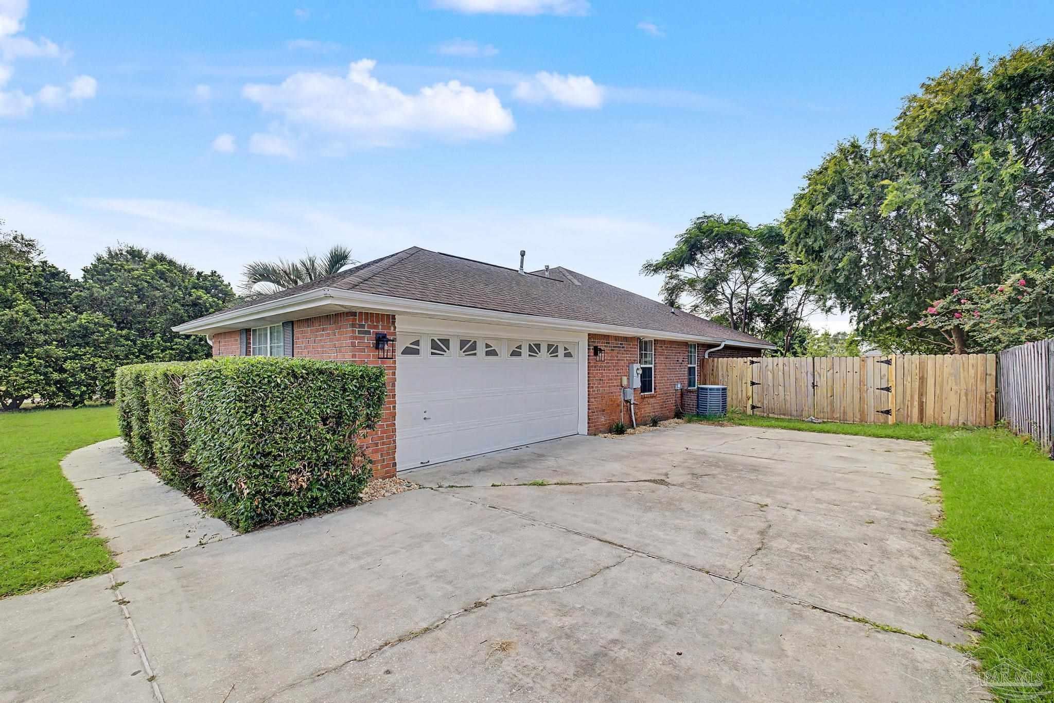 6041 Firefly Dr, Pensacola, FL 32507 photo