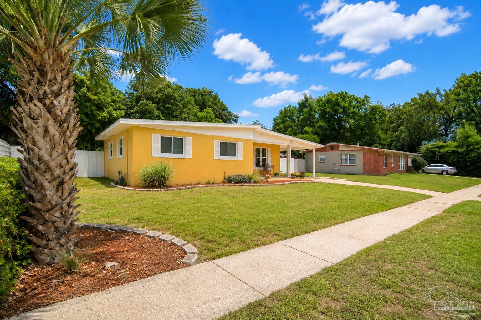 12 Huntington Dr, Pensacola, FL 32506 photo