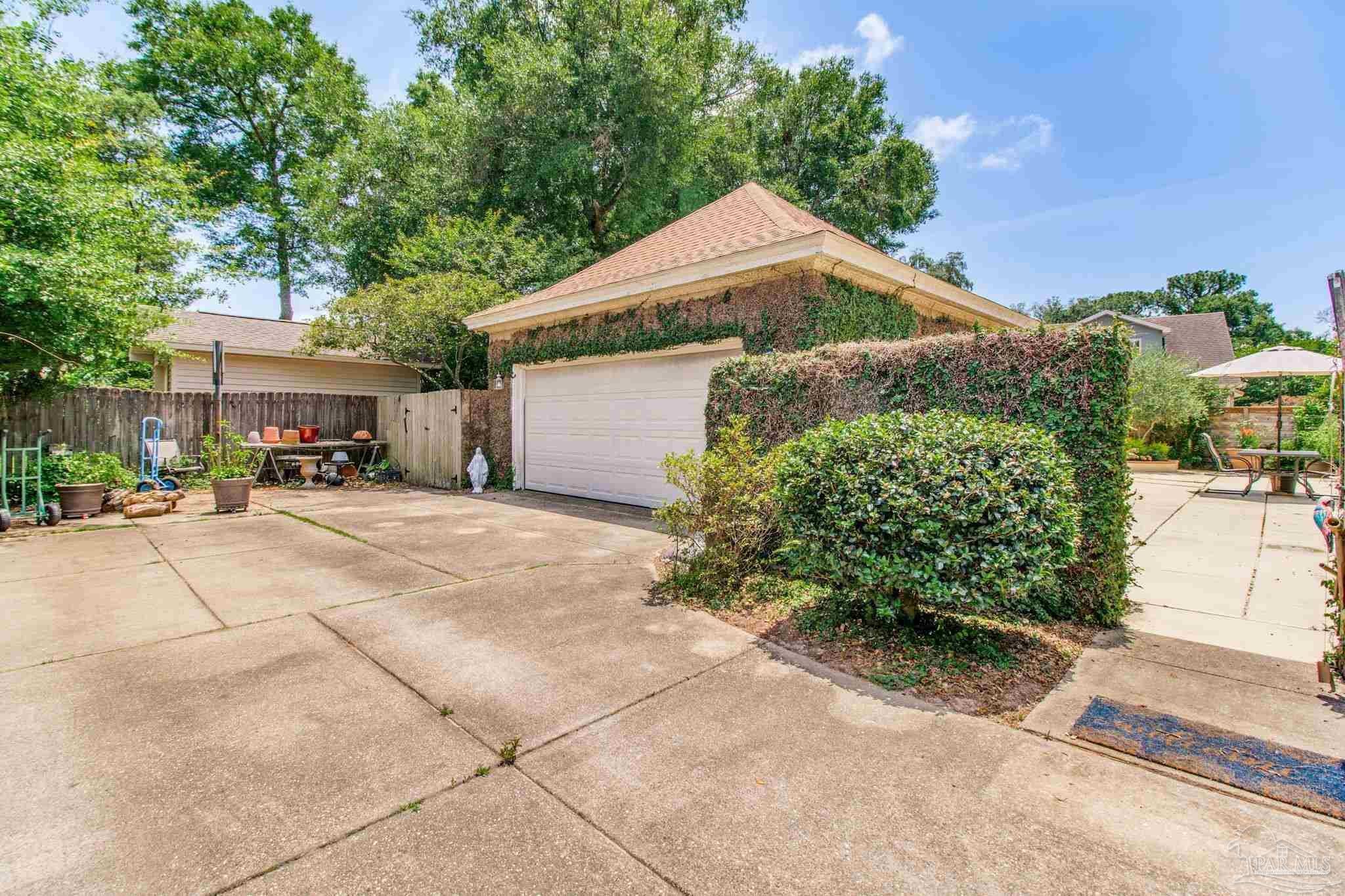 4506 Lavallet Ln, Pensacola, FL 32504 photo