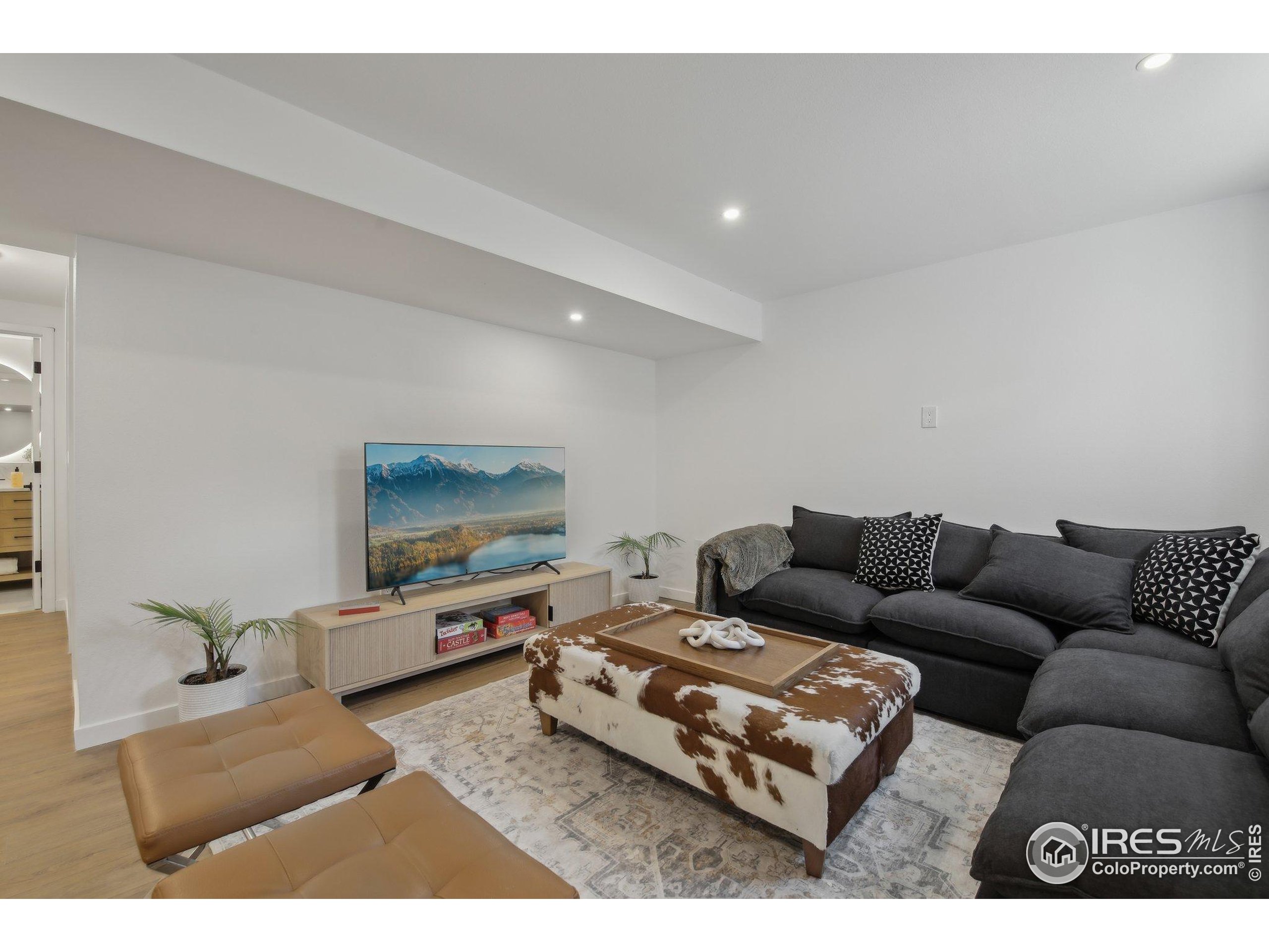 Single Family Residence in Boulder CO 1575 Findlay Way 17.jpg