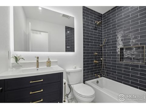 Single Family Residence in Boulder CO 1575 Findlay Way 14.jpg