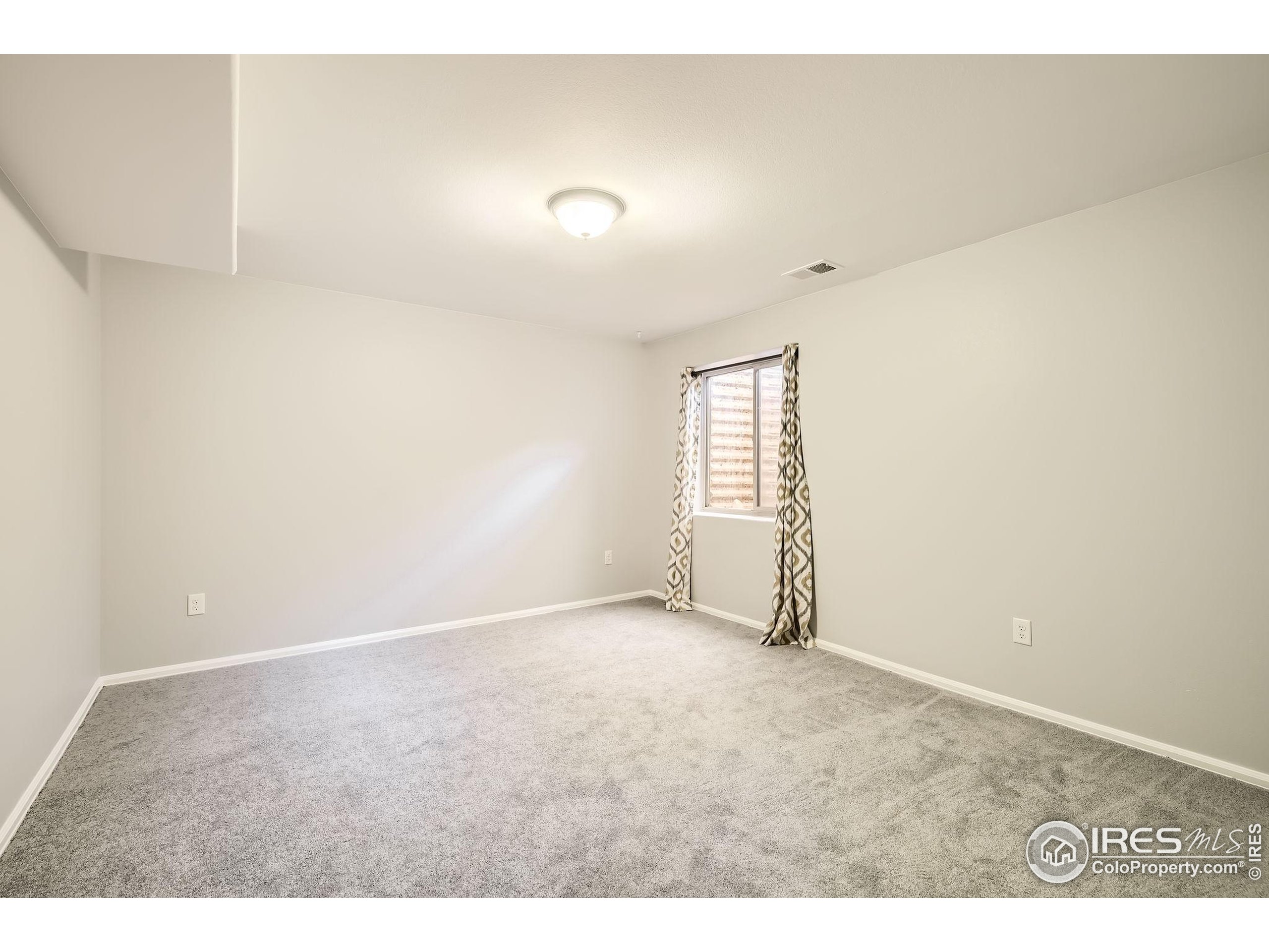 Single Family Residence in Windsor CO 189 Kitty Hawk Ct 21.jpg