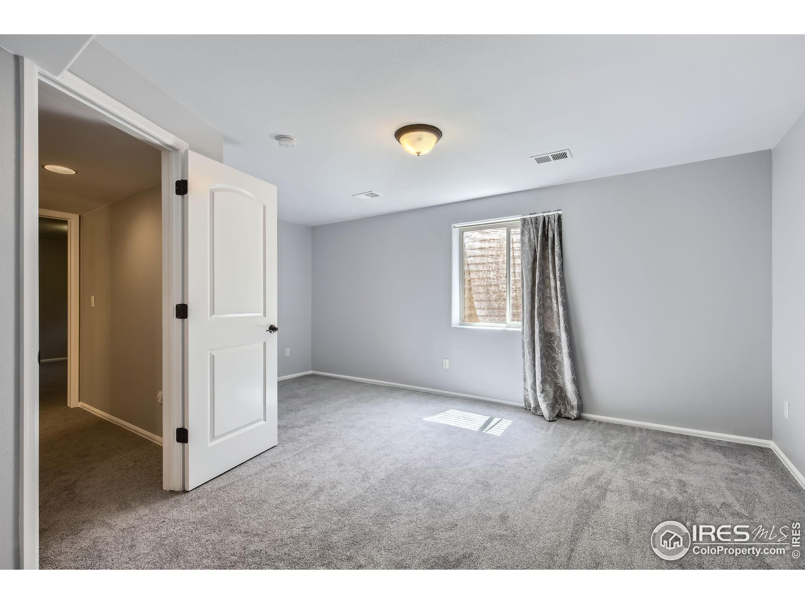 Single Family Residence in Windsor CO 189 Kitty Hawk Ct 19.jpg