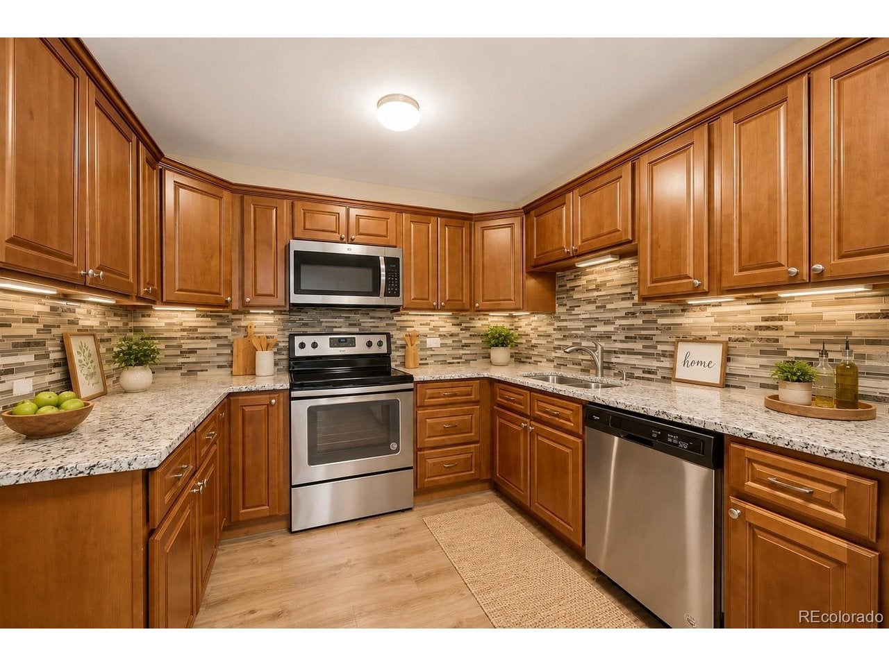 720 Clinton St, Denver, CO 80247