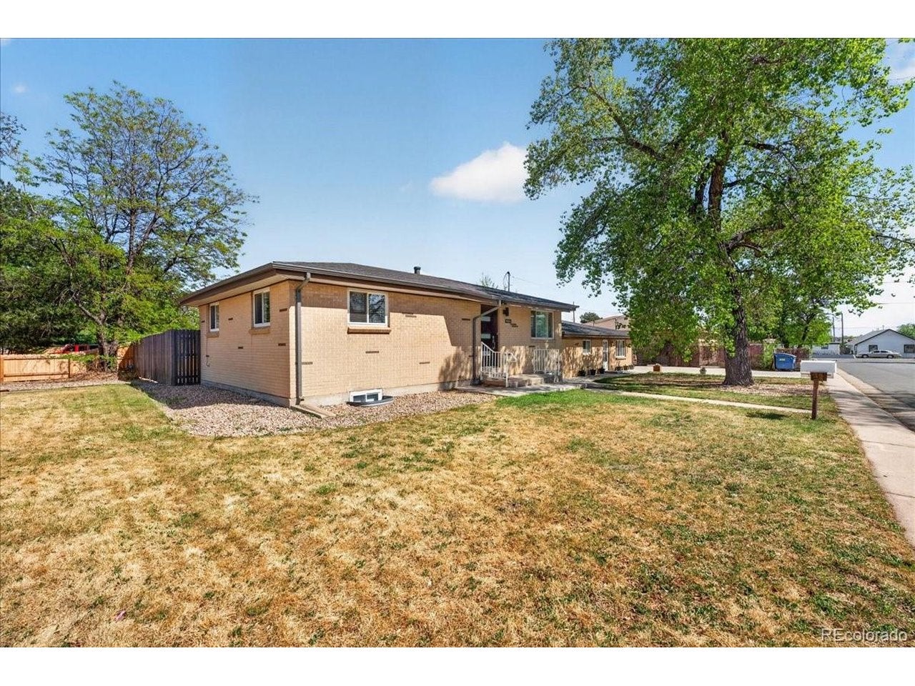 9030 Elm Ct, Denver, CO 80260 photo