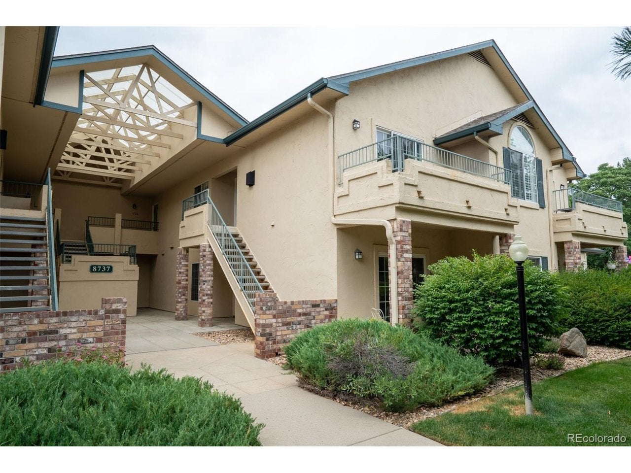 8737 Dry Creek Rd, Centennial, CO 80112