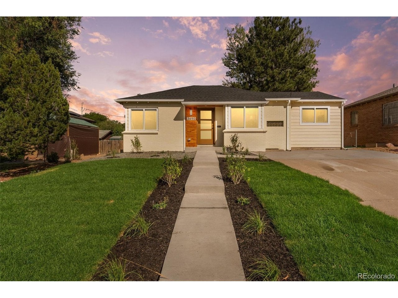 3690 Newport St, Denver, CO 80207