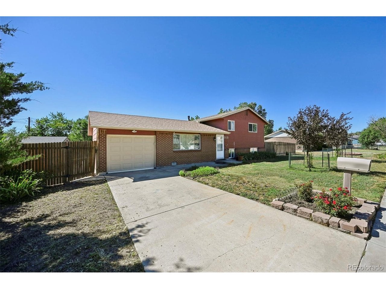 313 Cranbrook Cir, Colorado Springs, CO 80906 photo