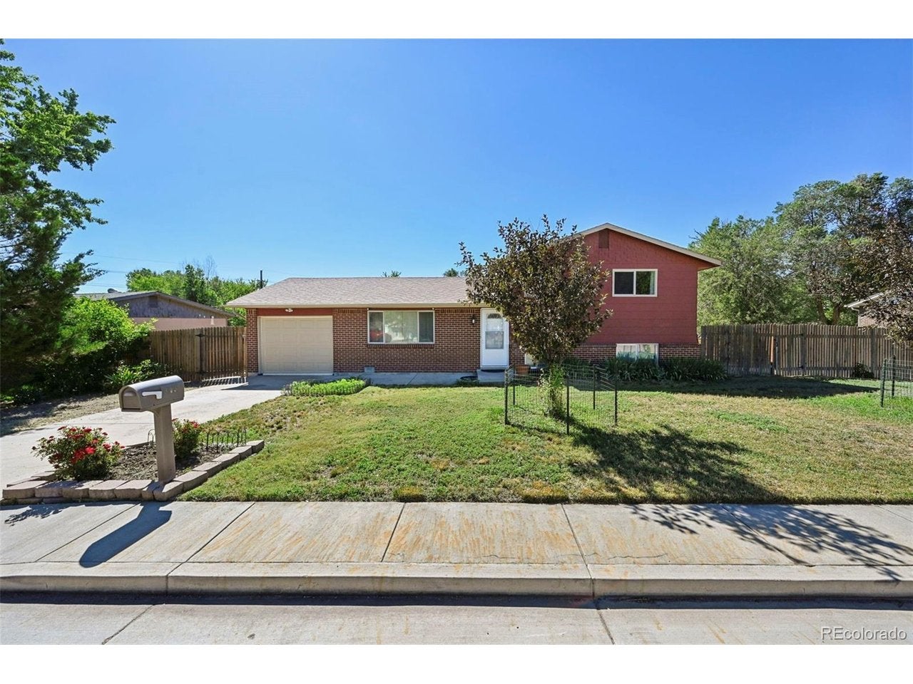 313 Cranbrook Cir, Colorado Springs, CO 80906 photo