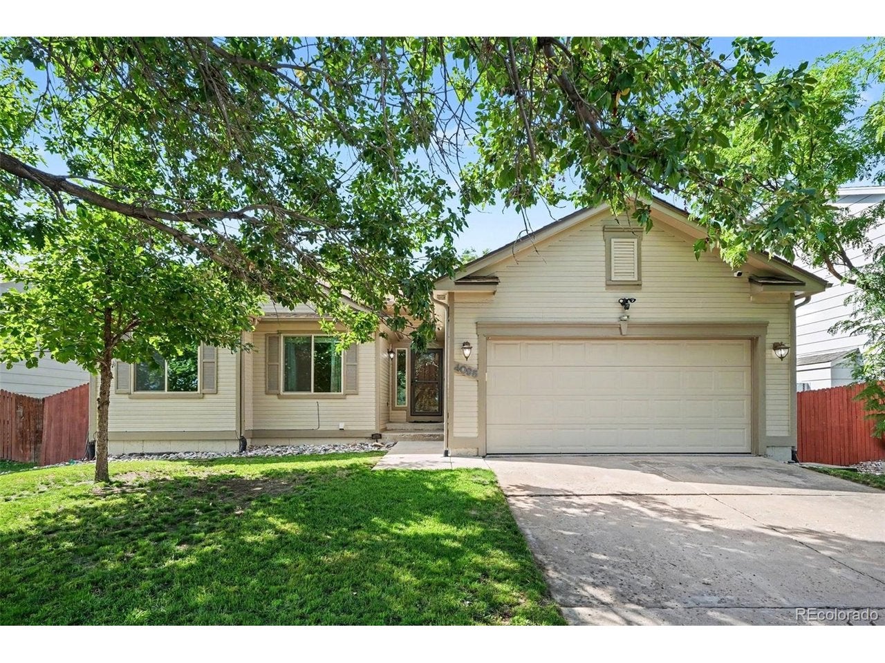 4095 Solarglen Dr, Colorado Springs, CO 80916 photo