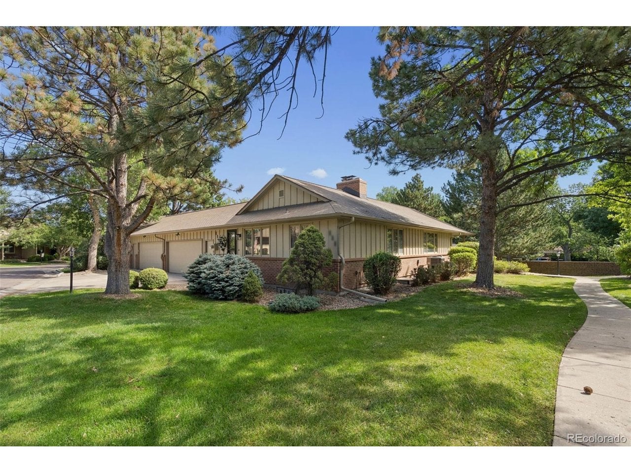 111 Miramar Dr, Colorado Springs, CO 80906