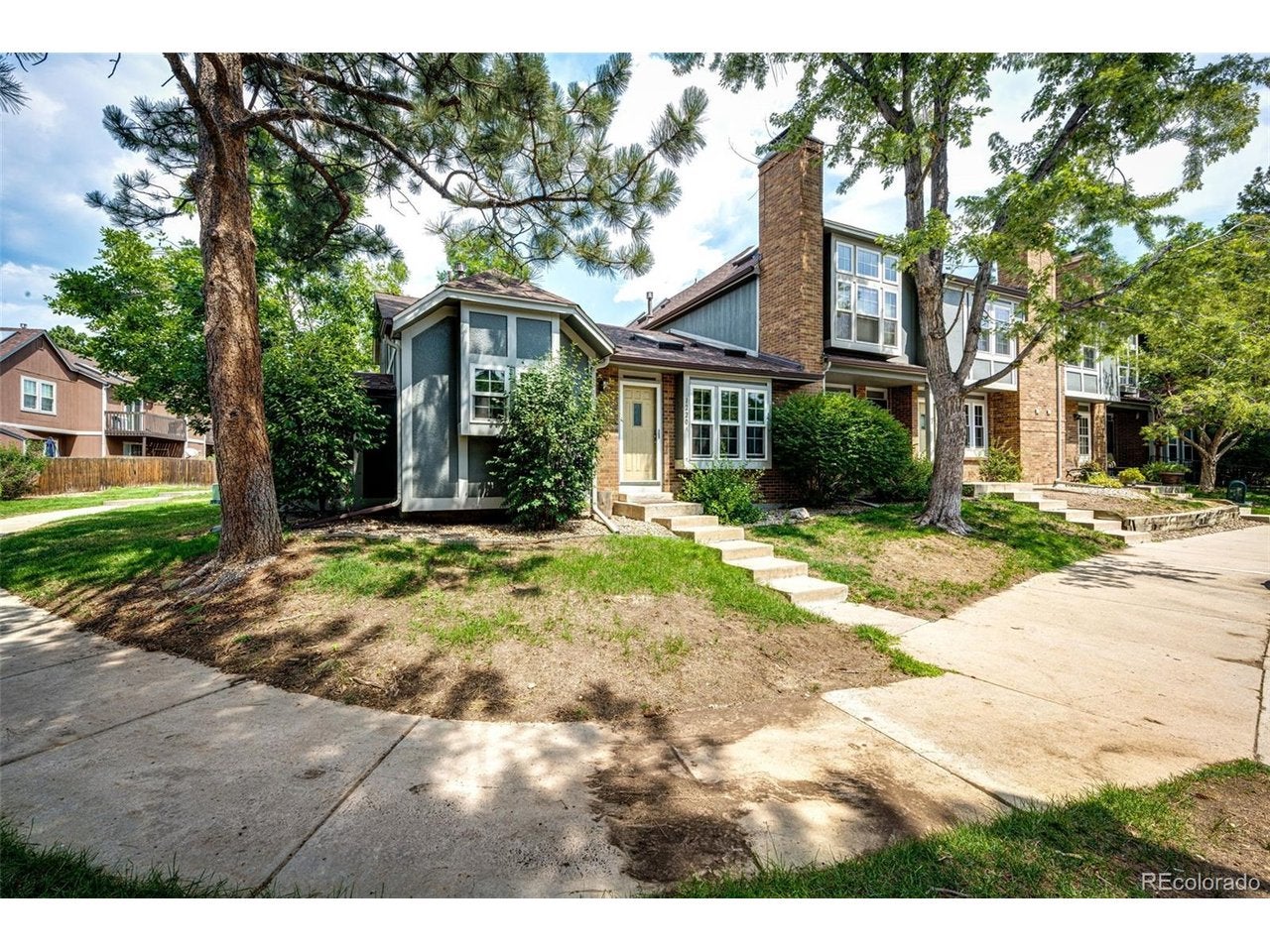 1220 S Flower Cir, Lakewood, CO 80232 photo