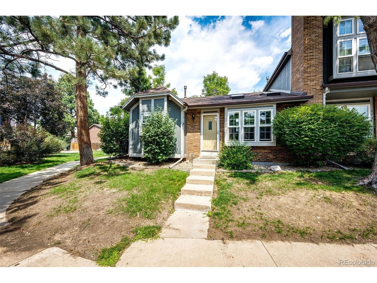 1220 S Flower Cir, Lakewood, CO 80232 photo
