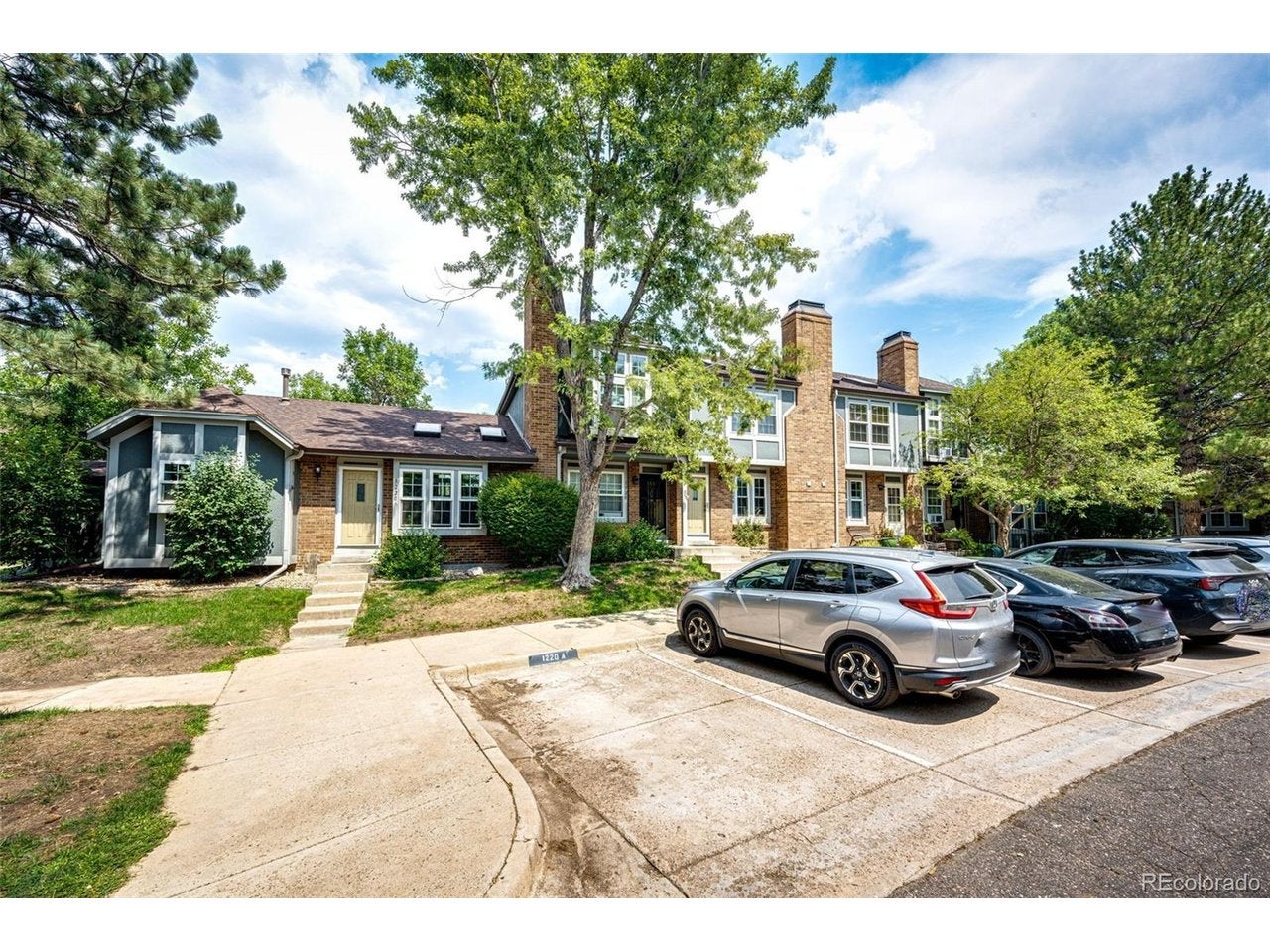 1220 S Flower Cir, Lakewood, CO 80232 photo